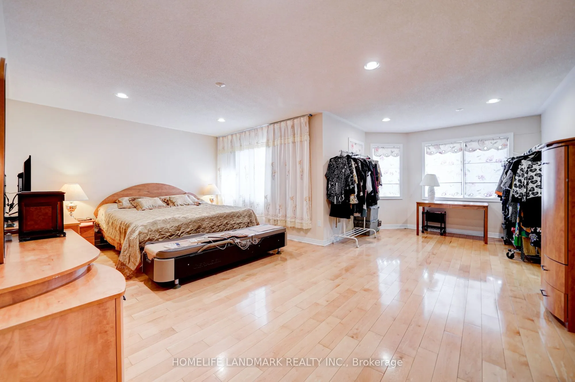 35 Forester Crescent