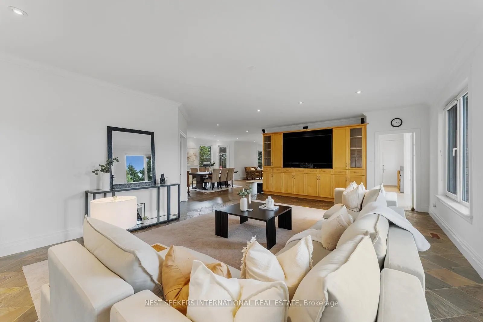 42 Witherspoon Way