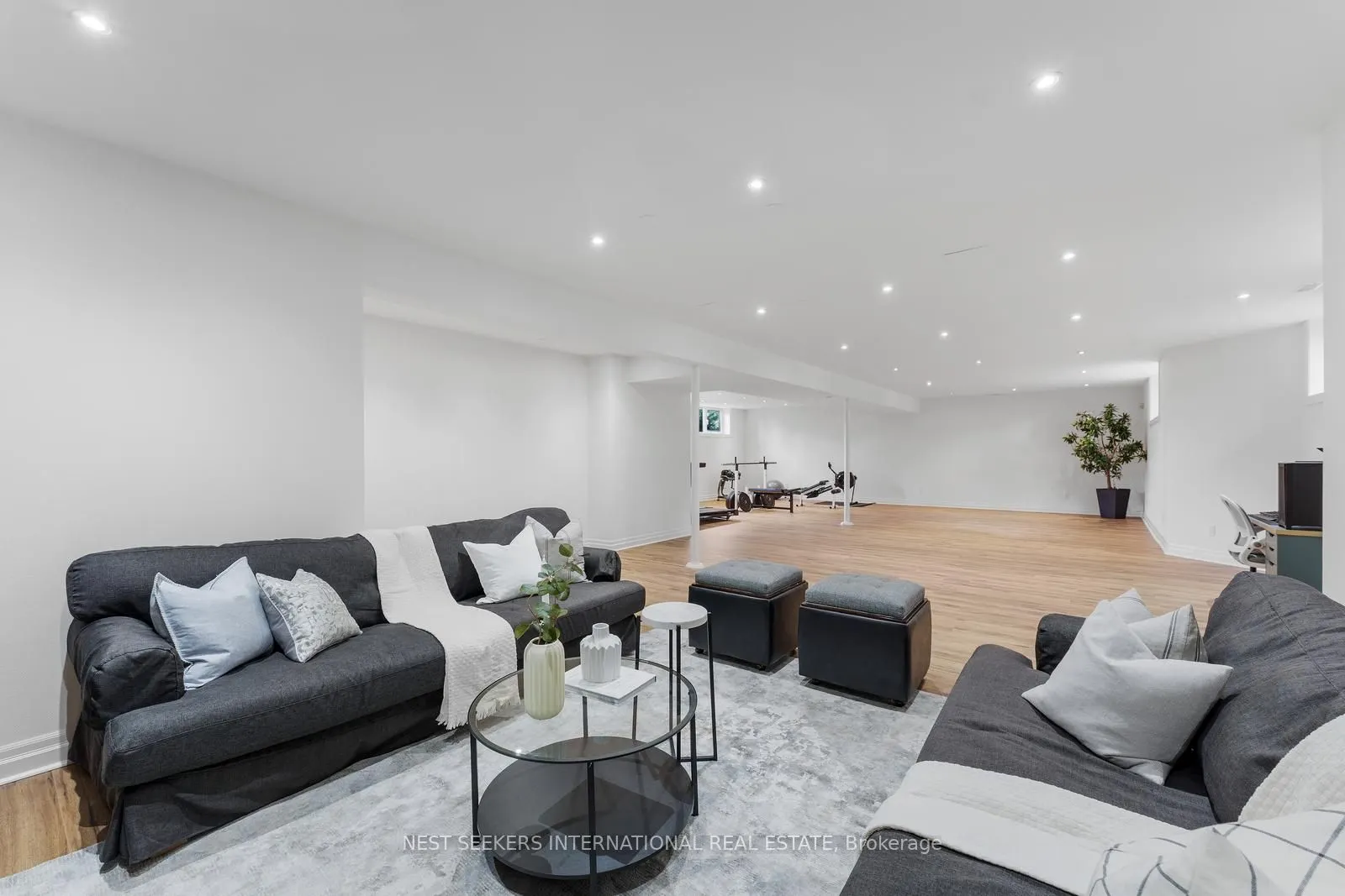 42 Witherspoon Way