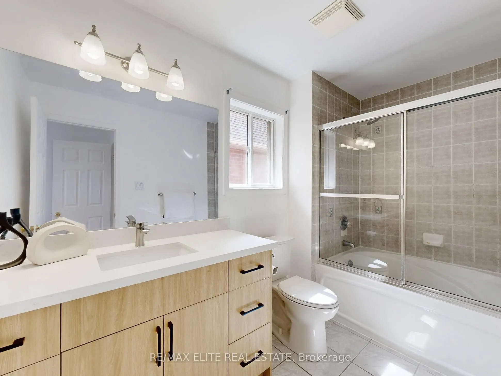 18 Sapphire Drive