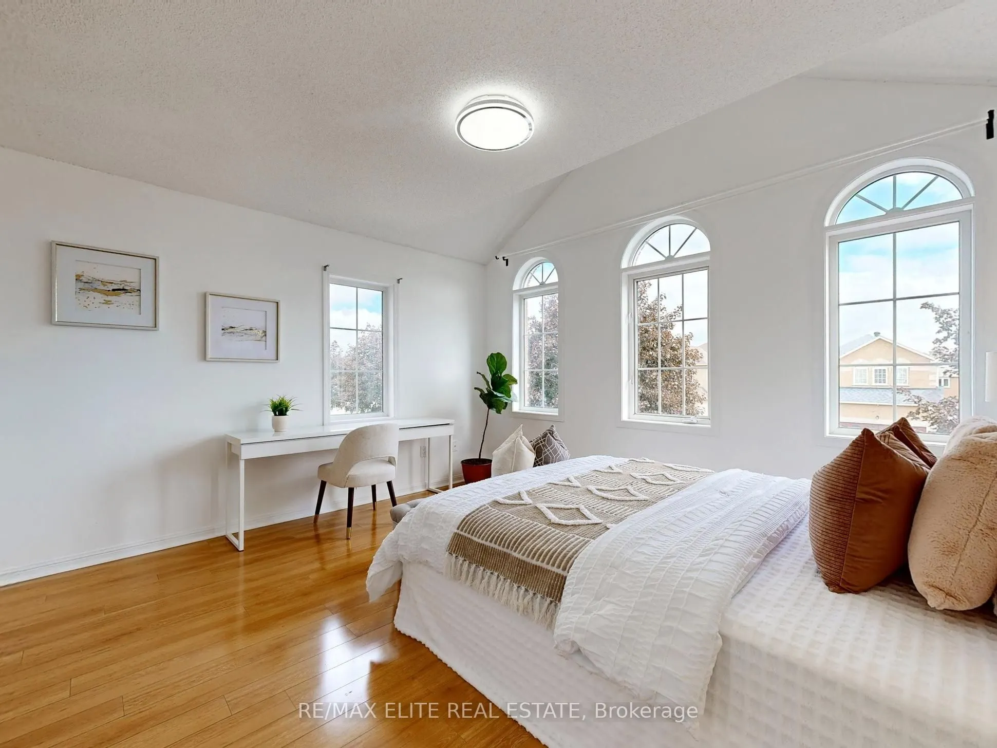 18 Sapphire Drive