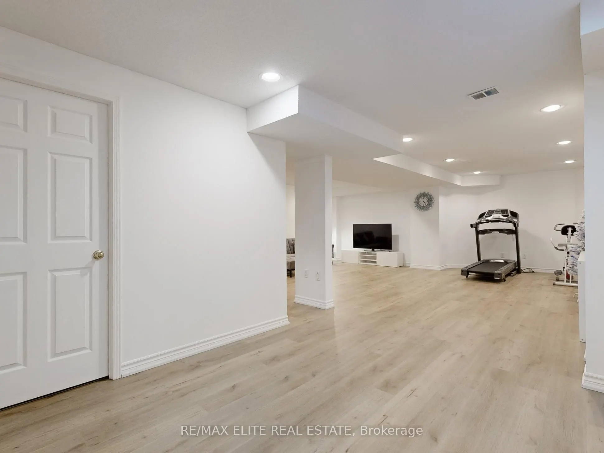 18 Sapphire Drive