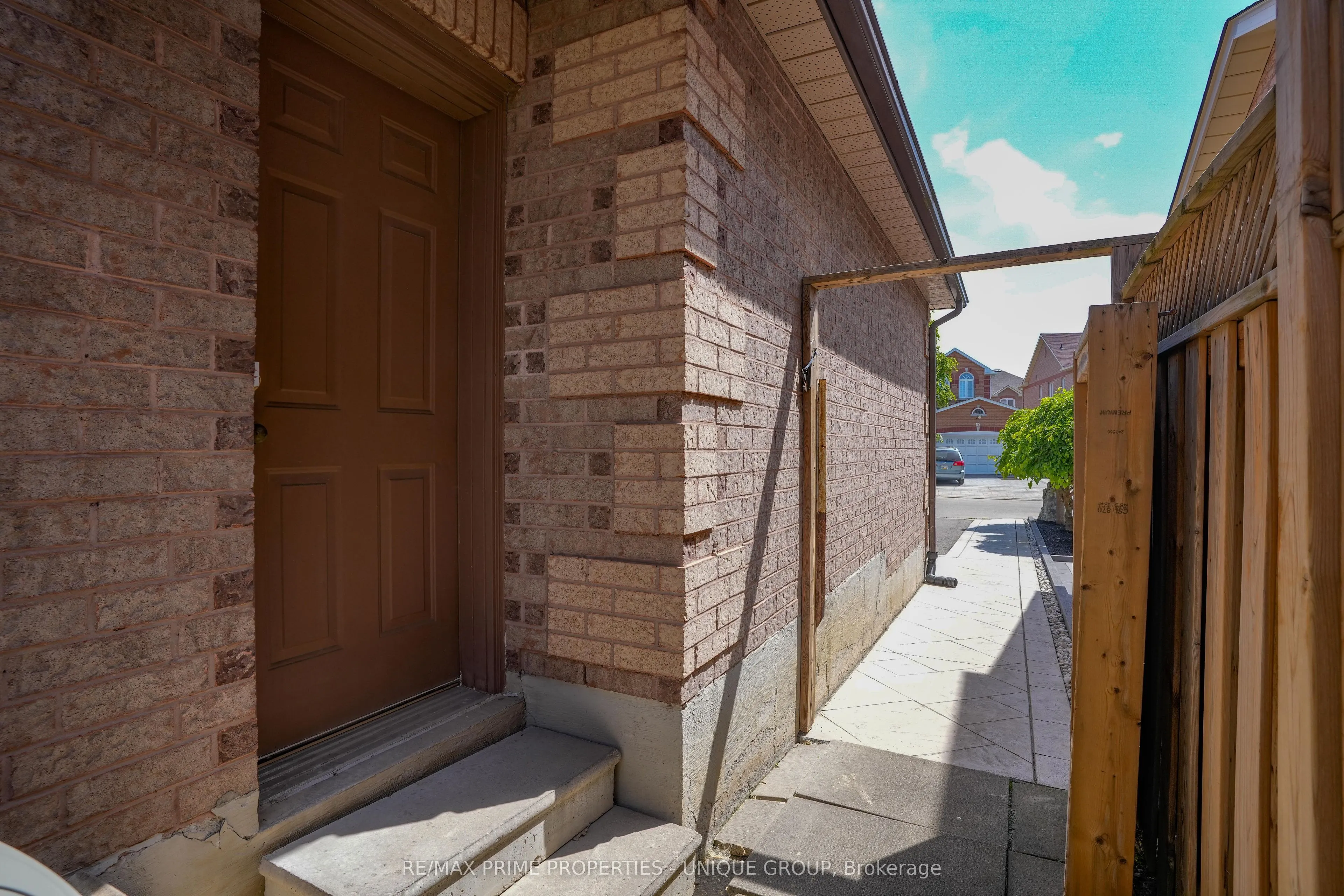 81 DEIB Crescent
