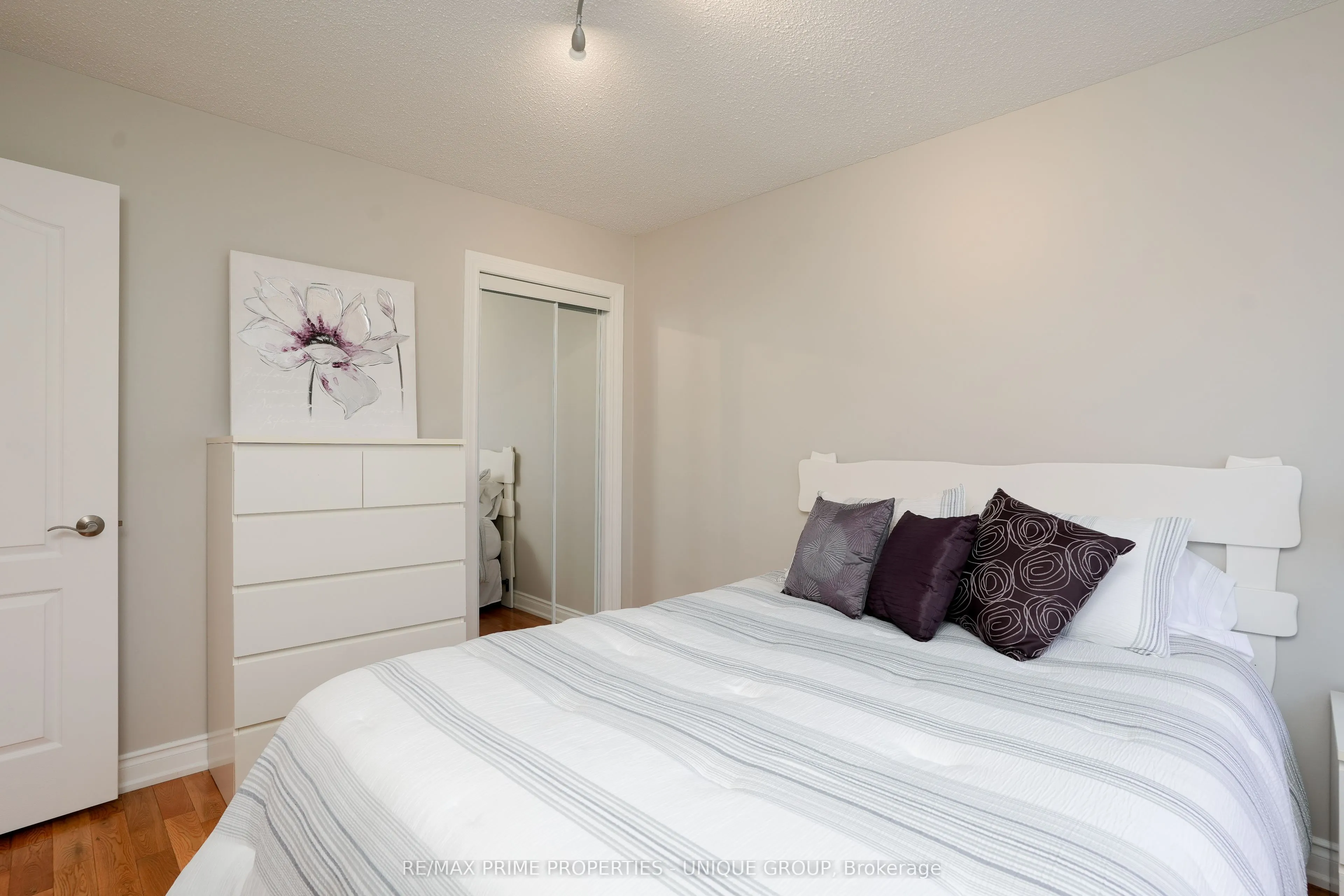 81 DEIB Crescent