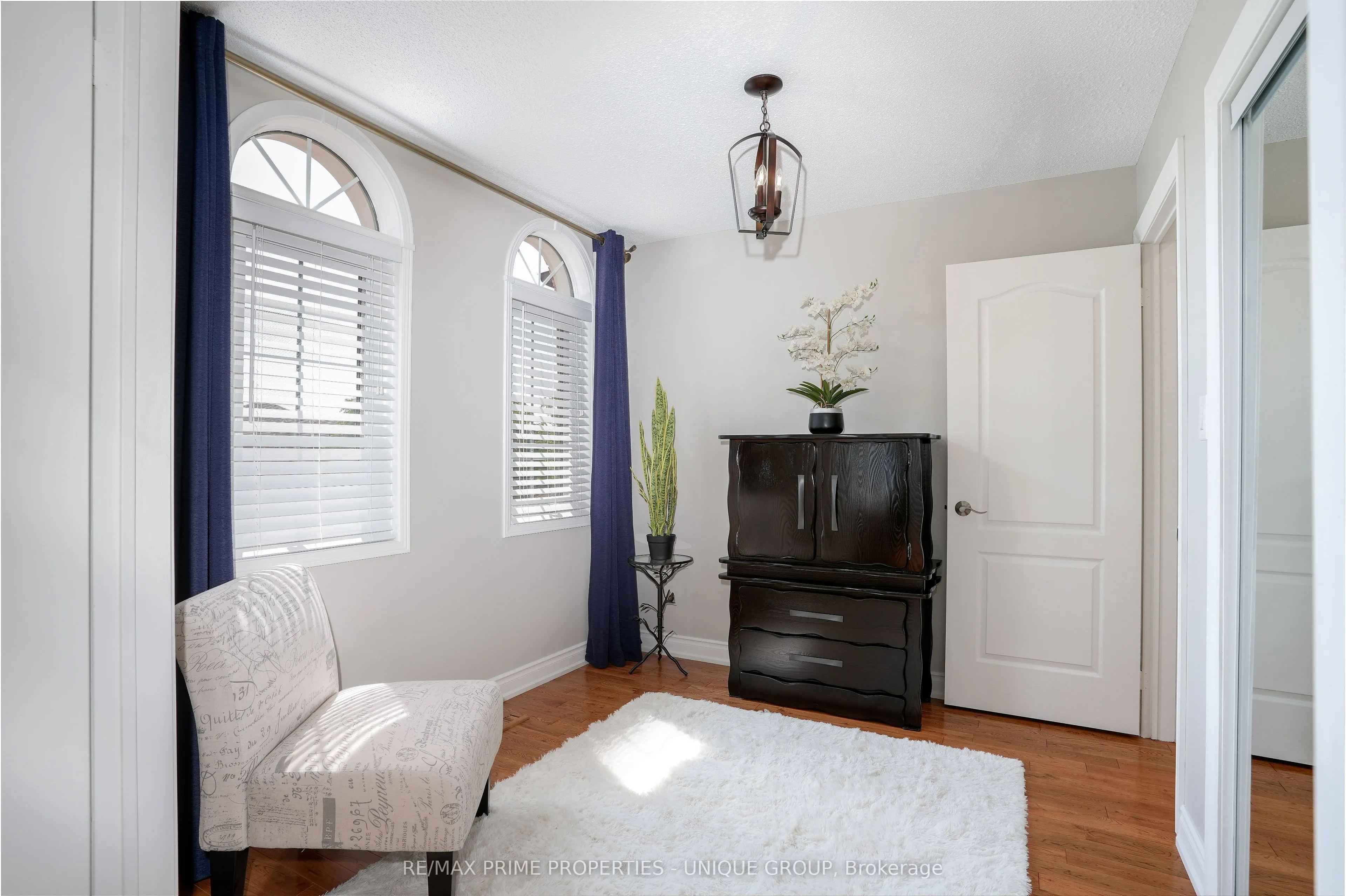 81 DEIB Crescent