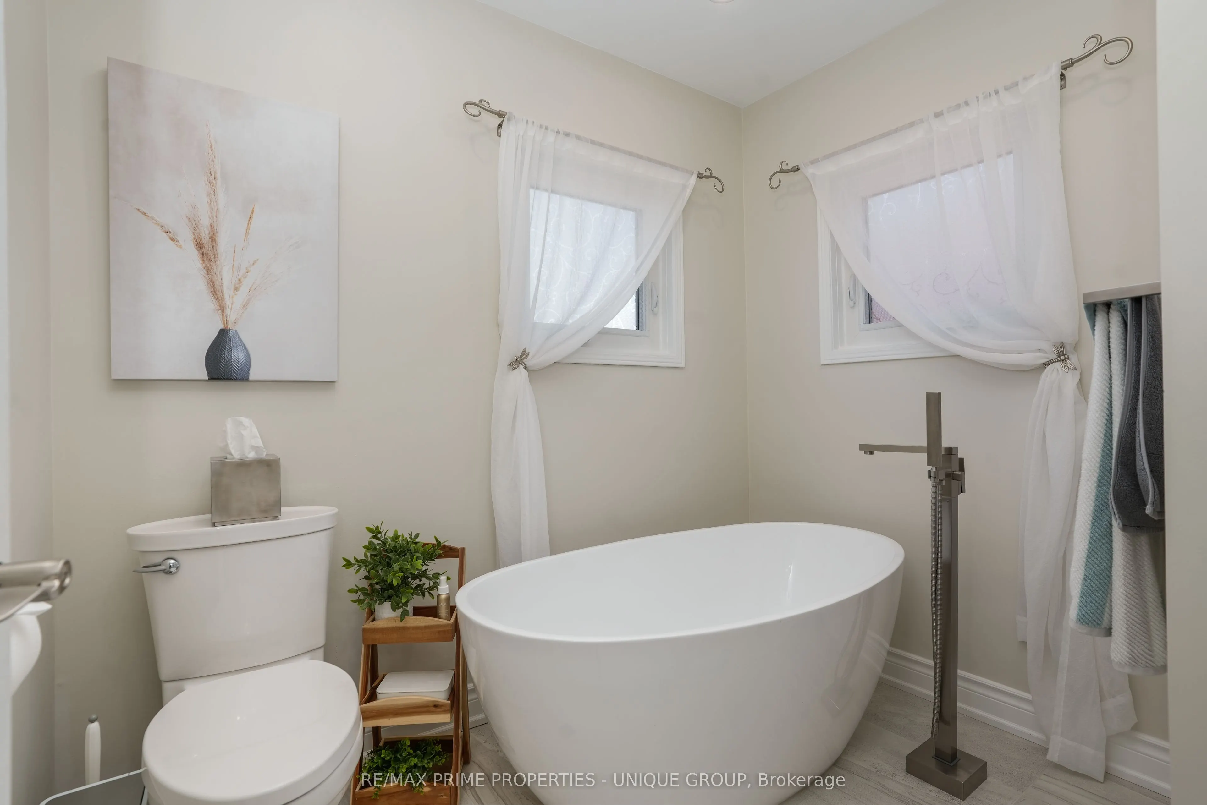 81 DEIB Crescent