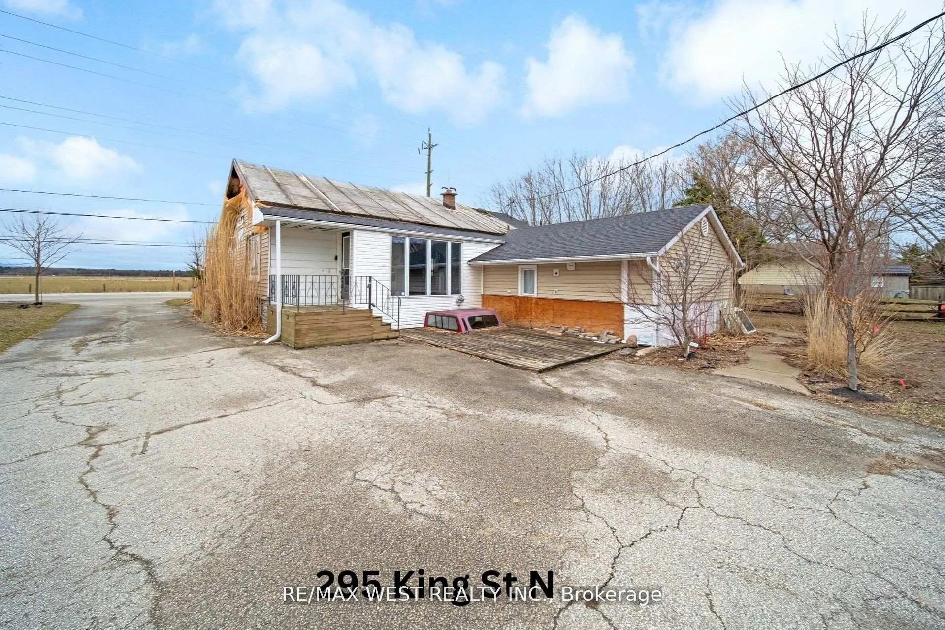 299&295 King Street N