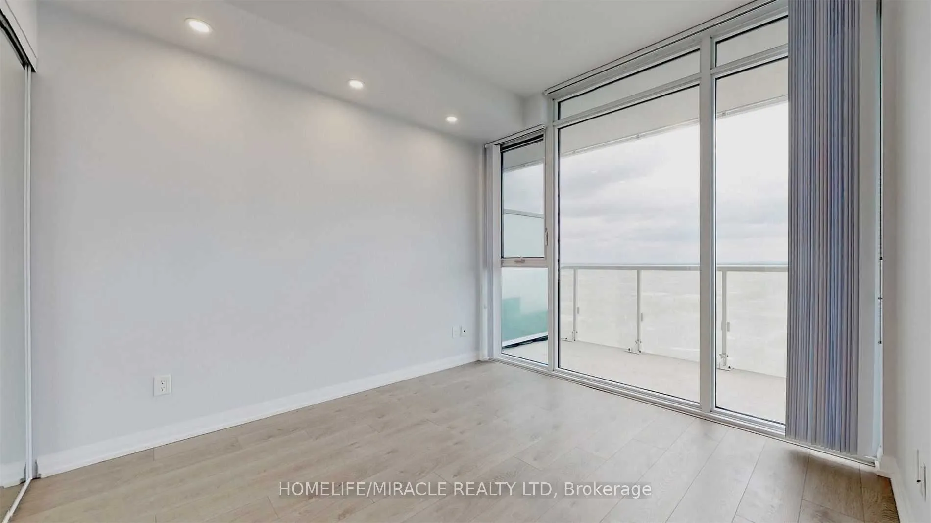 7895 Jane Street, #2914