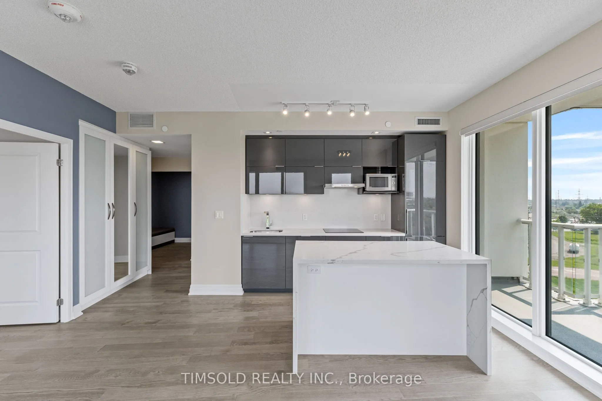 10 Rouge Valley Drive W, #722