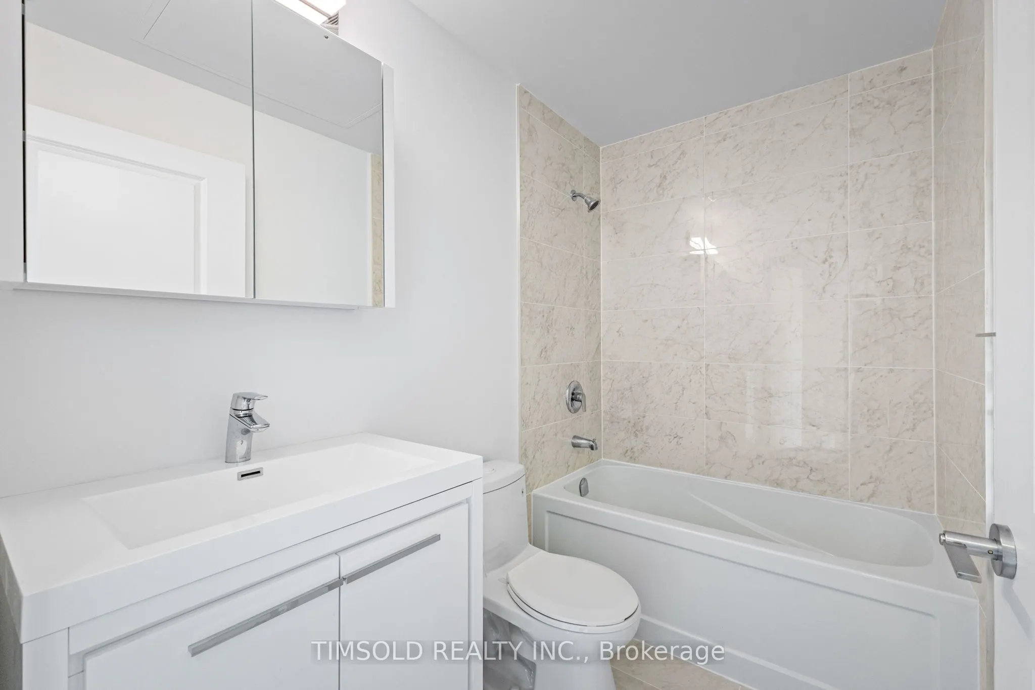10 Rouge Valley Drive W, #722