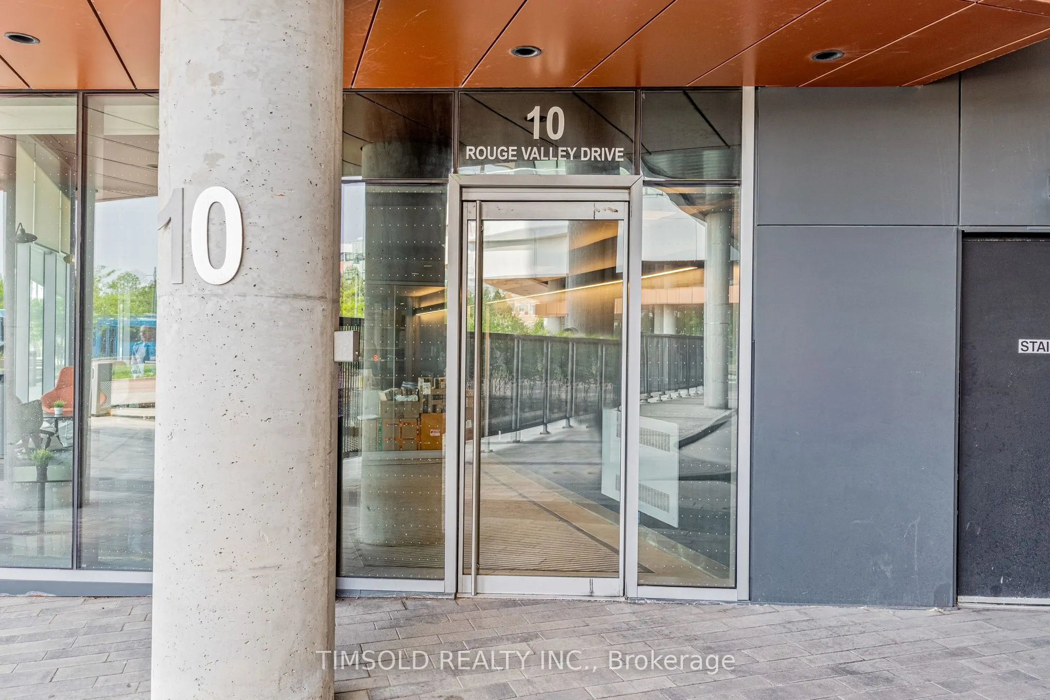10 Rouge Valley Drive W, #722