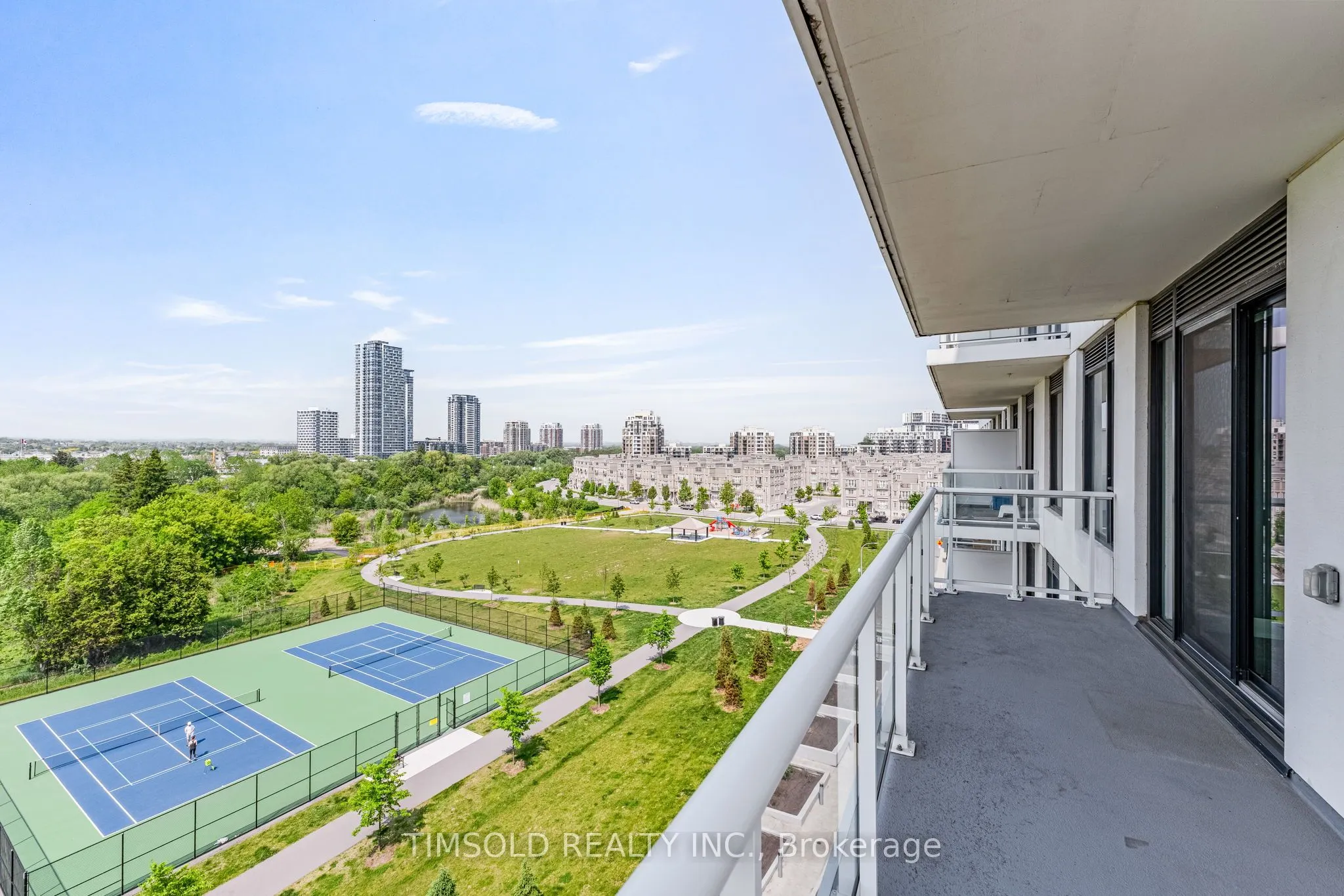 10 Rouge Valley Drive W, #722