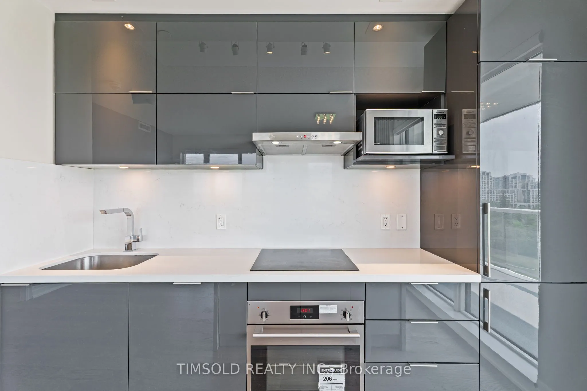 10 Rouge Valley Drive W, #722