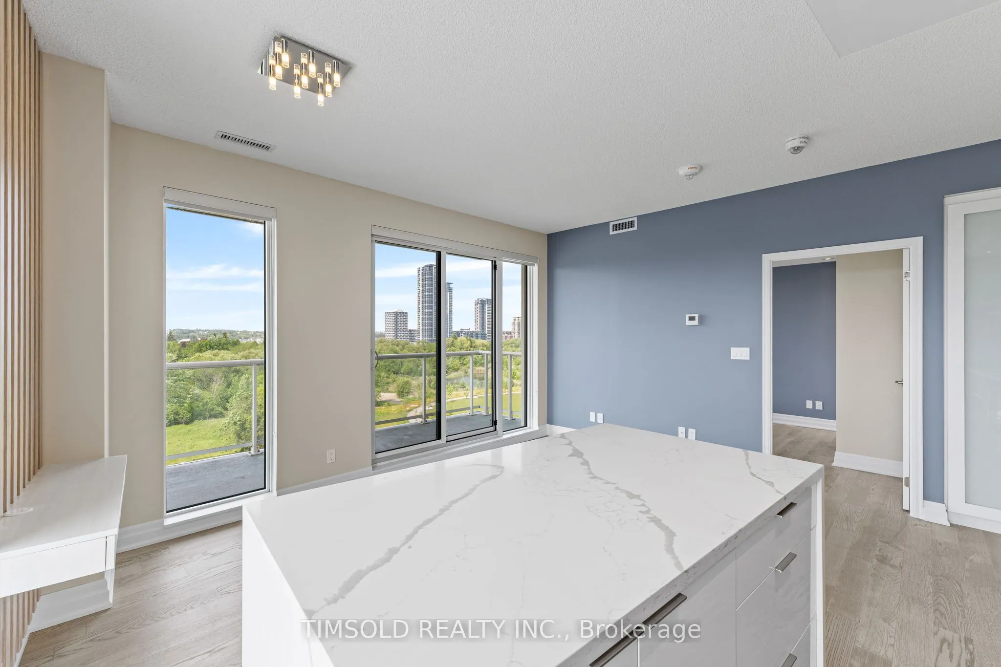 10 Rouge Valley Drive W, #722