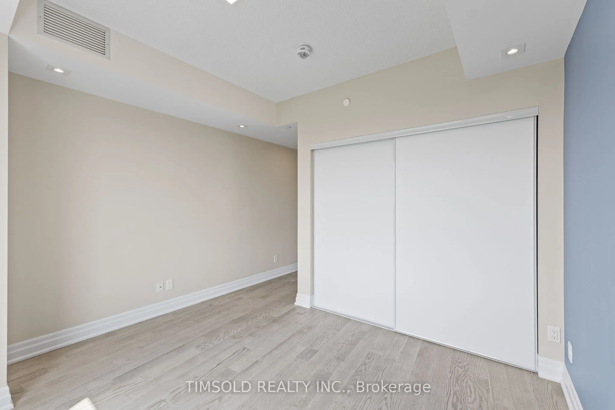 10 Rouge Valley Drive W, #722