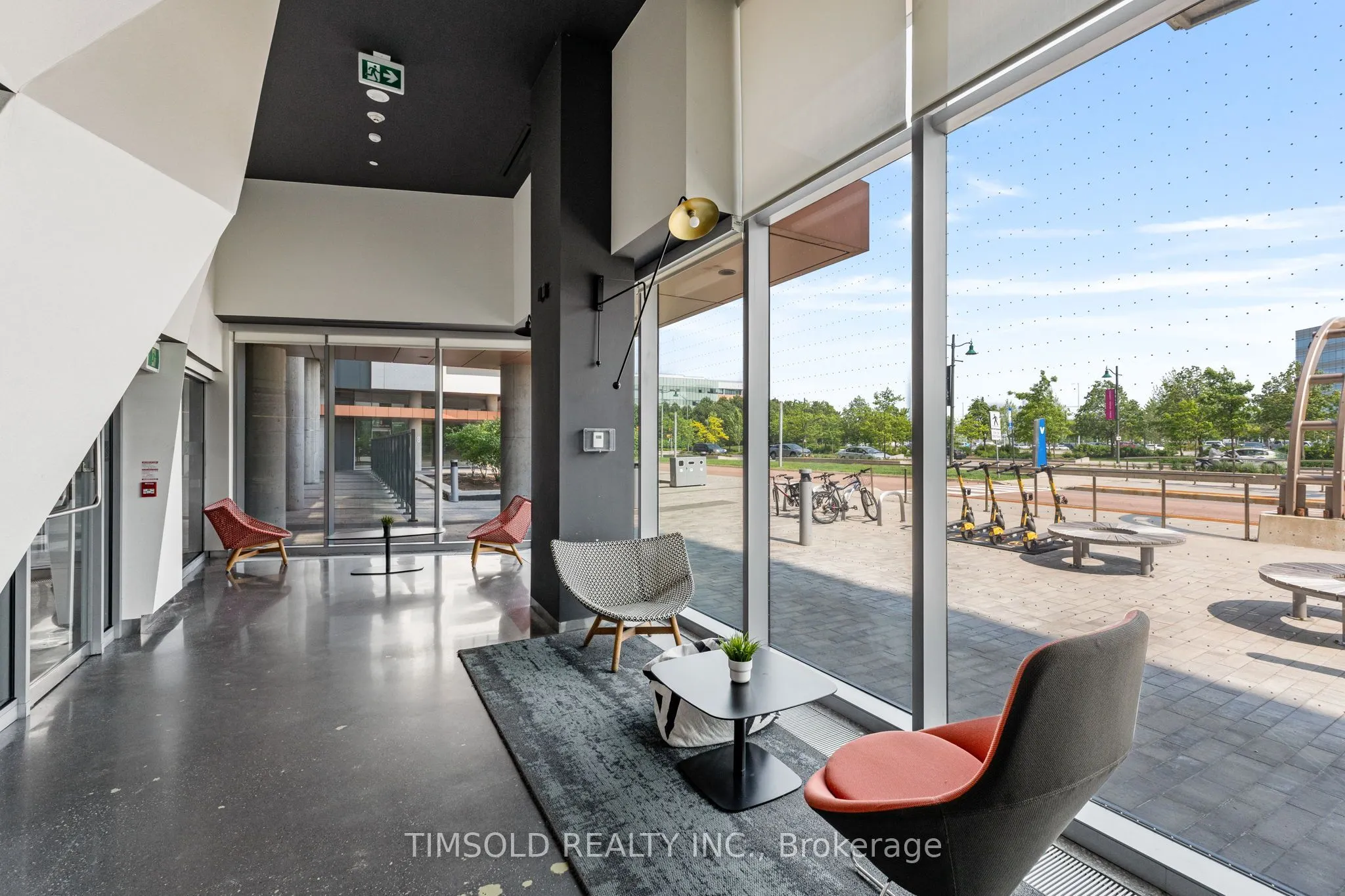 10 Rouge Valley Drive W, #722