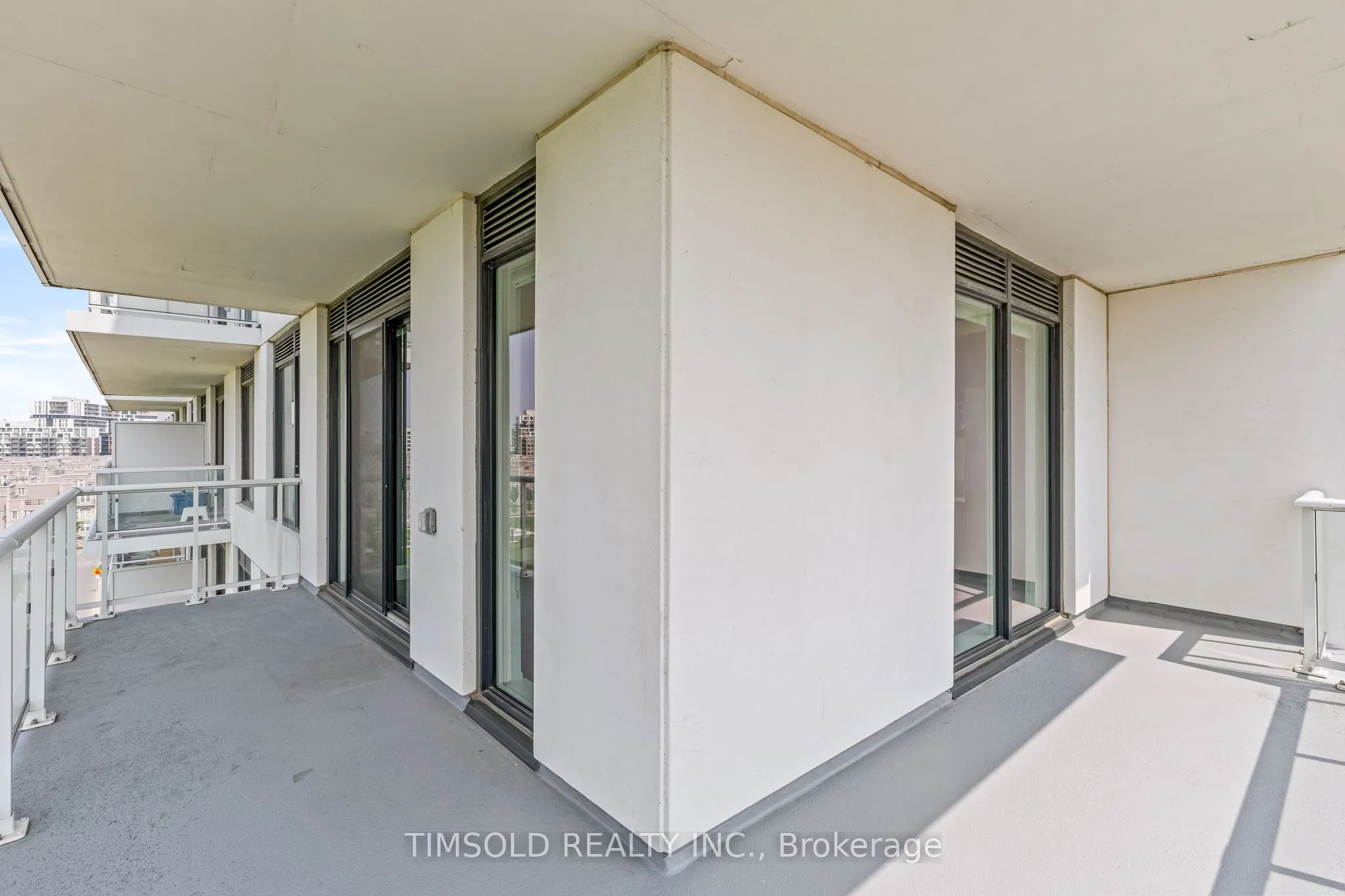 10 Rouge Valley Drive W, #722