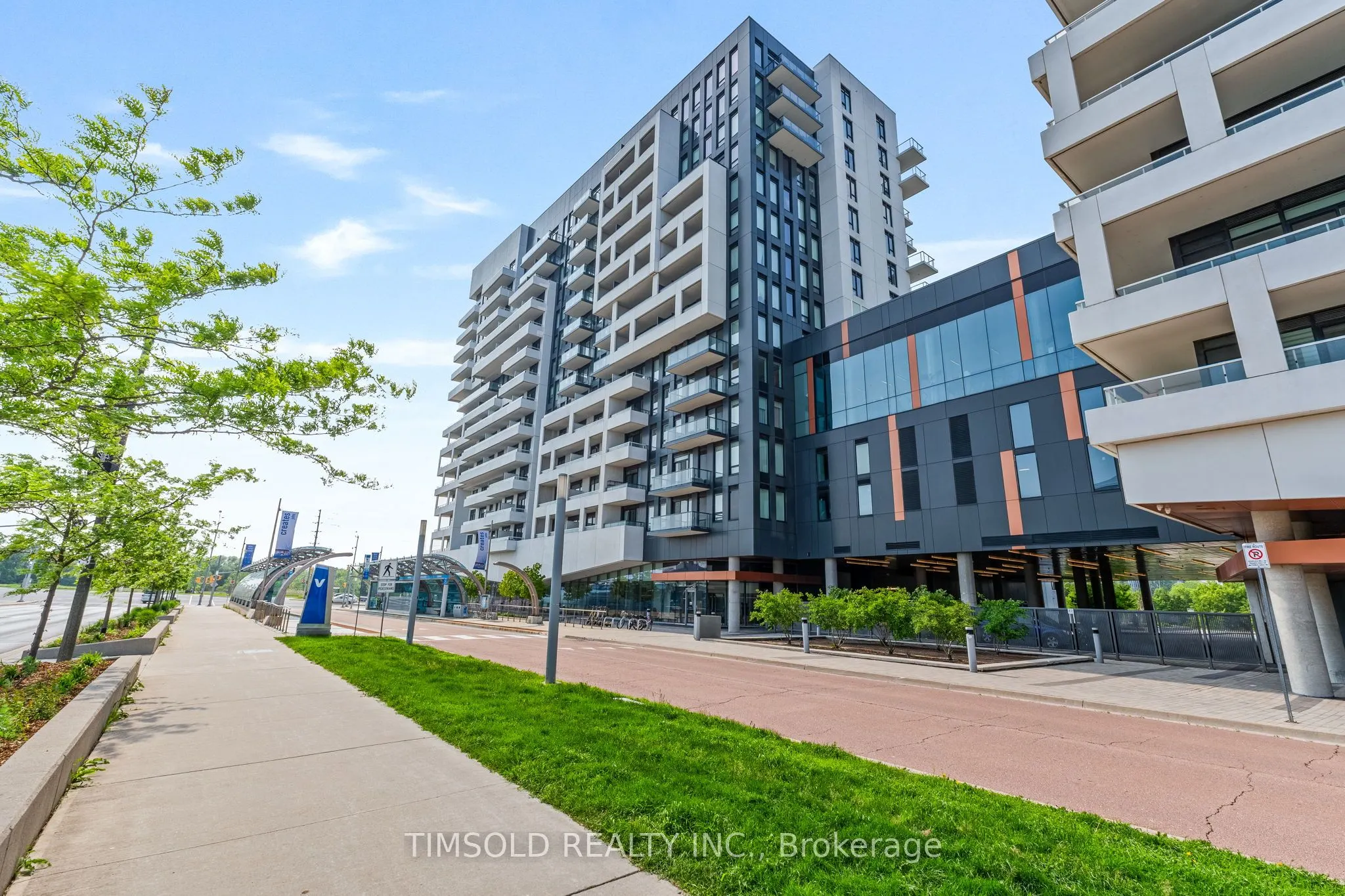 10 Rouge Valley Drive W, #722