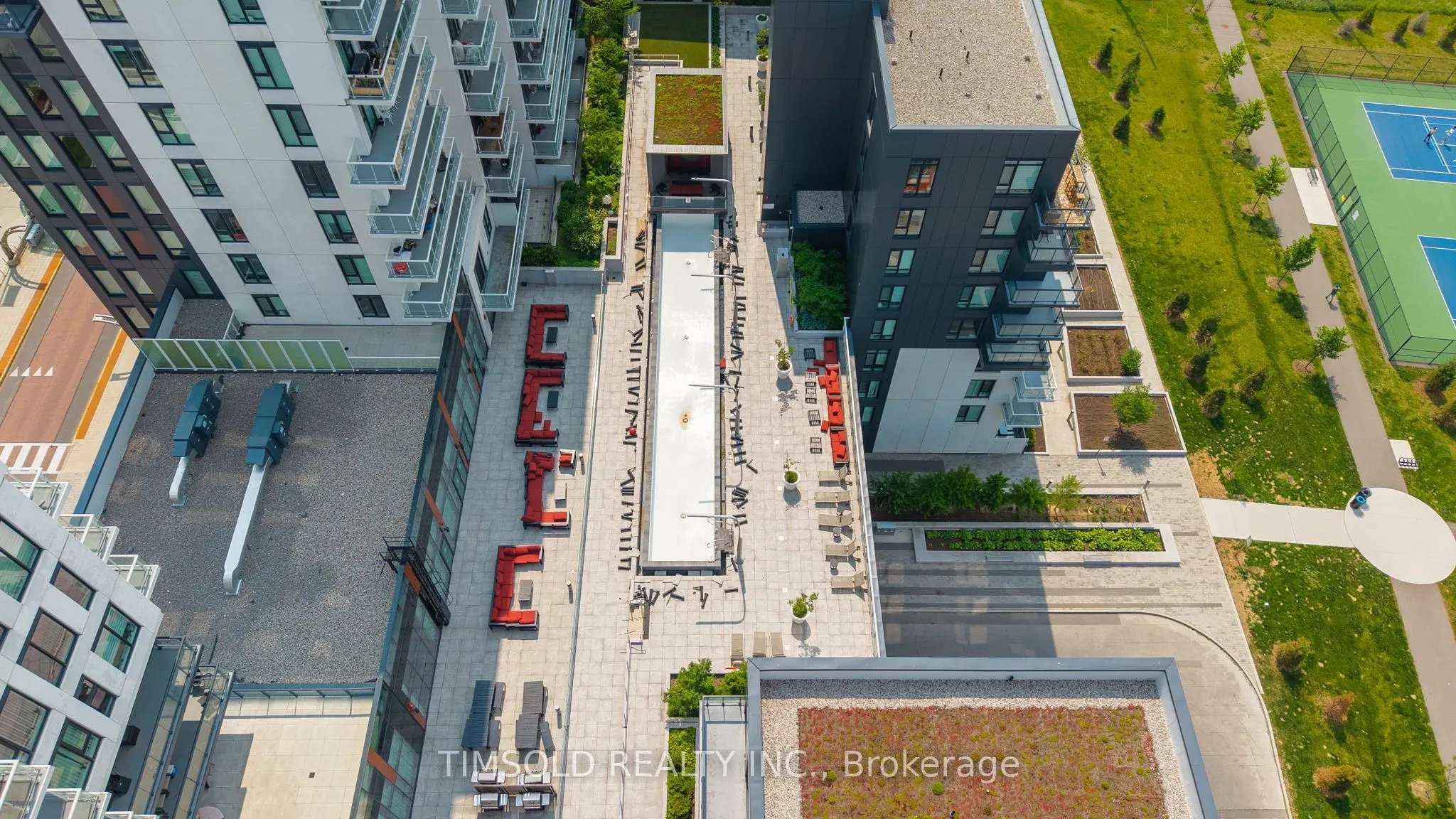 10 Rouge Valley Drive W, #722