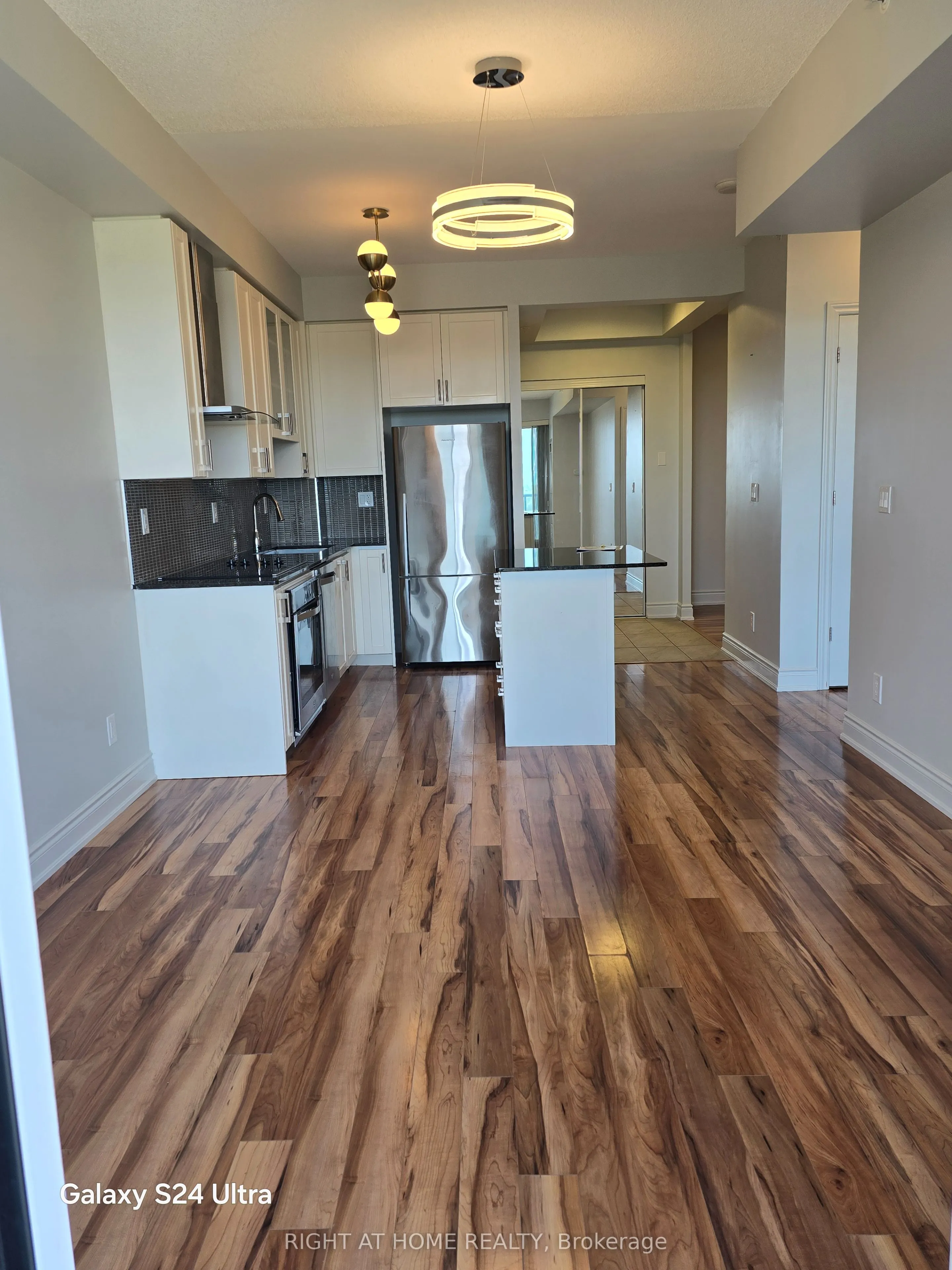 9088 Yonge Street, #907