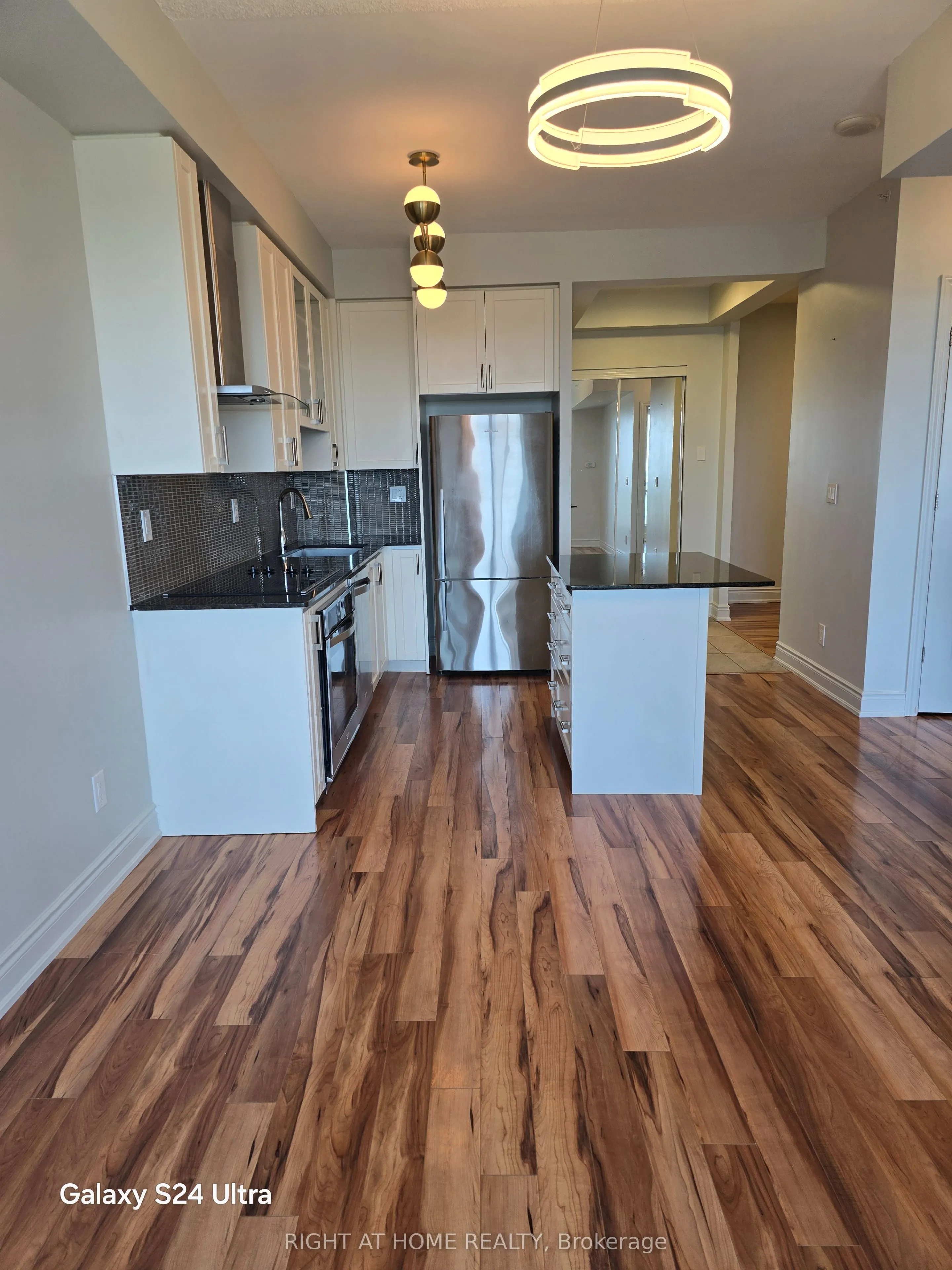 9088 Yonge Street, #907