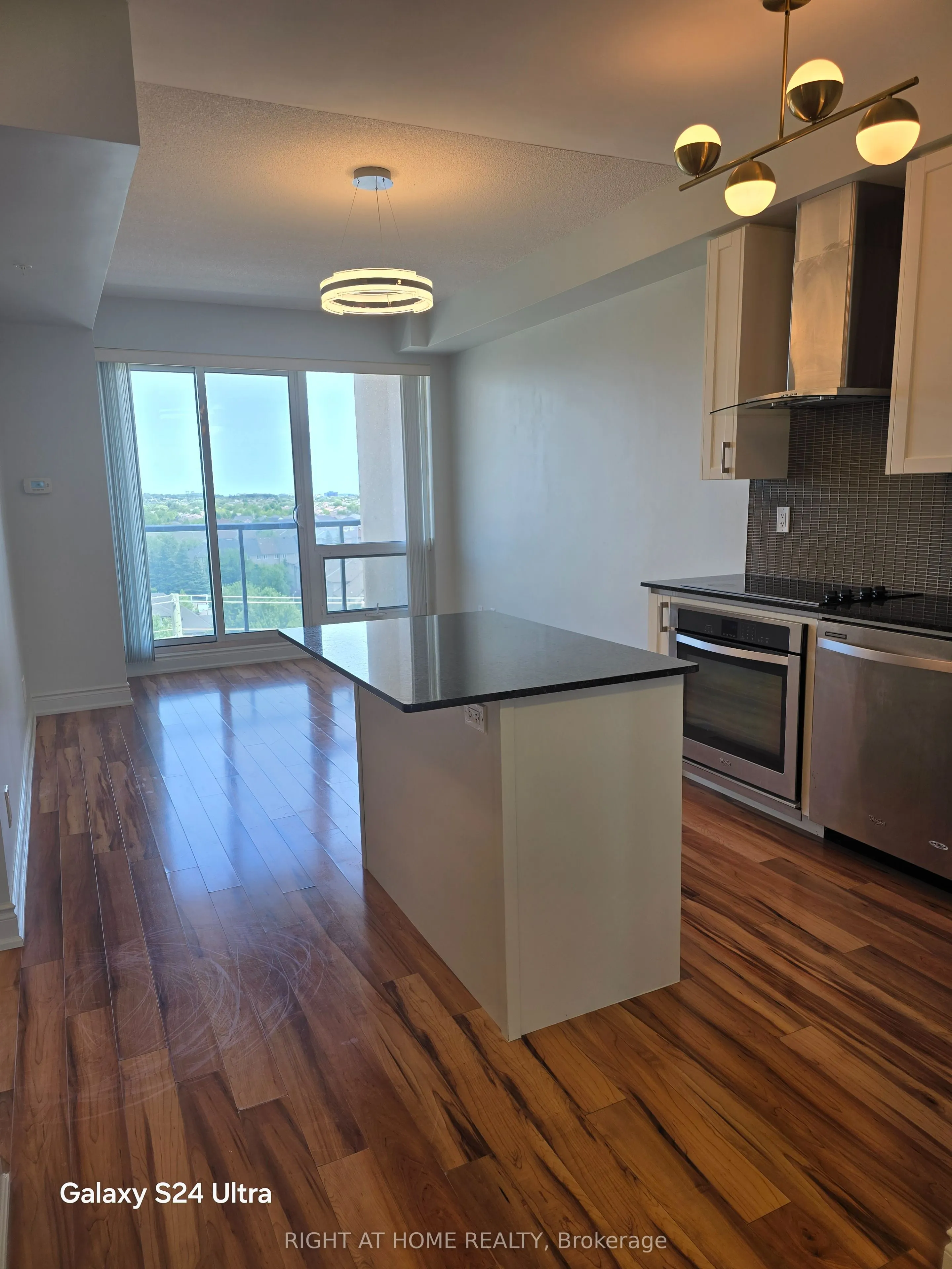 9088 Yonge Street, #907
