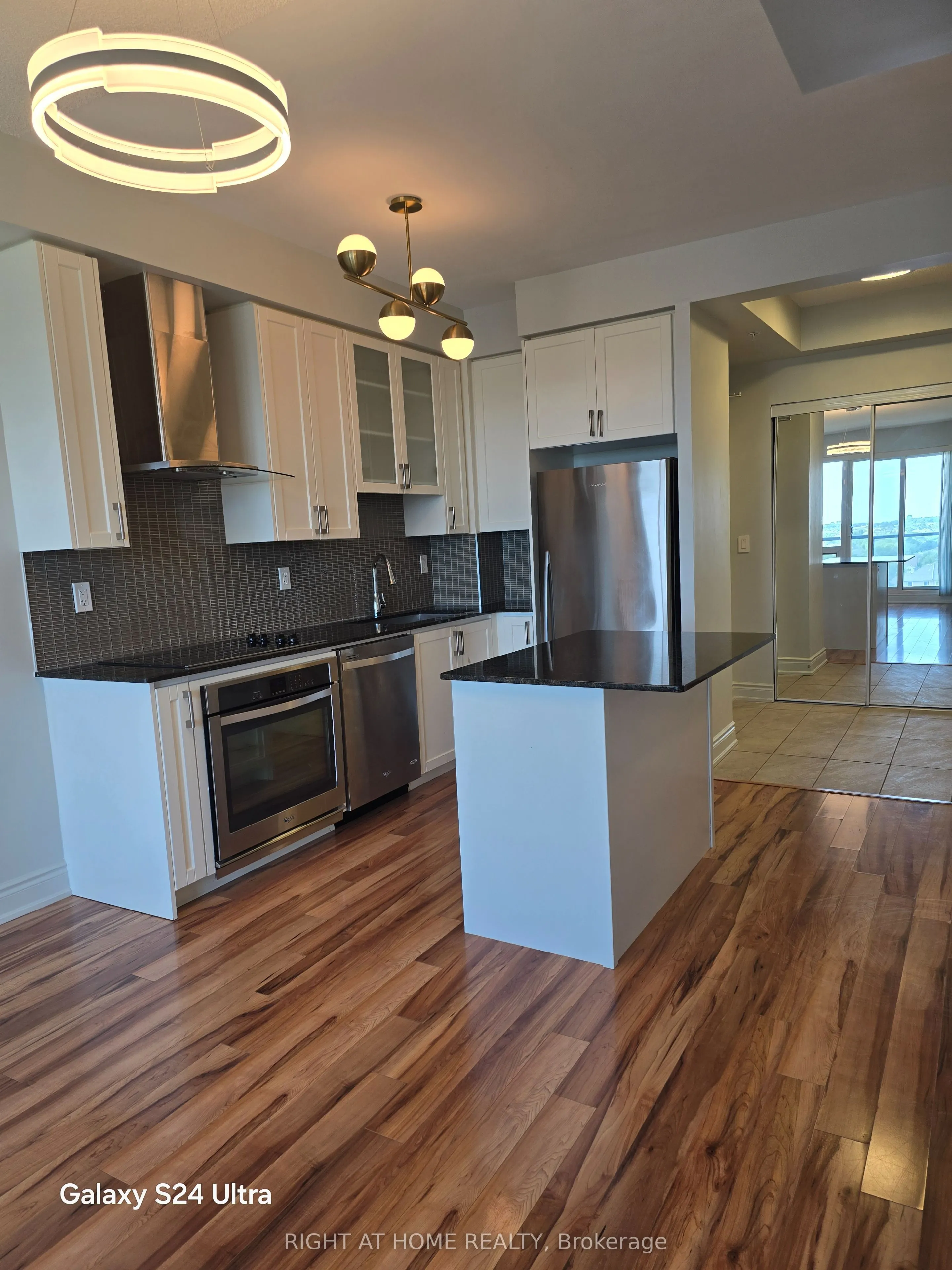 9088 Yonge Street, #907