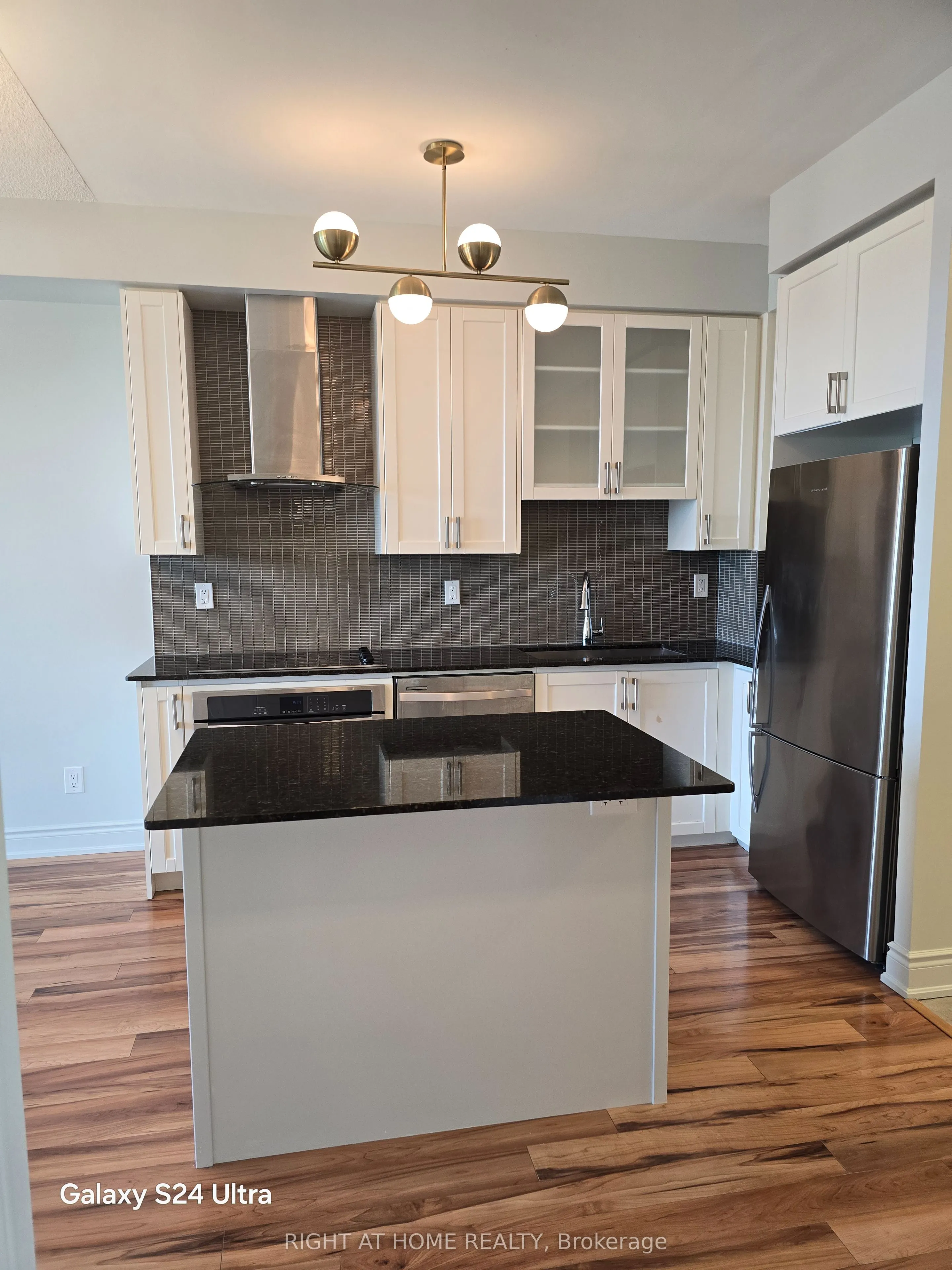 9088 Yonge Street, #907