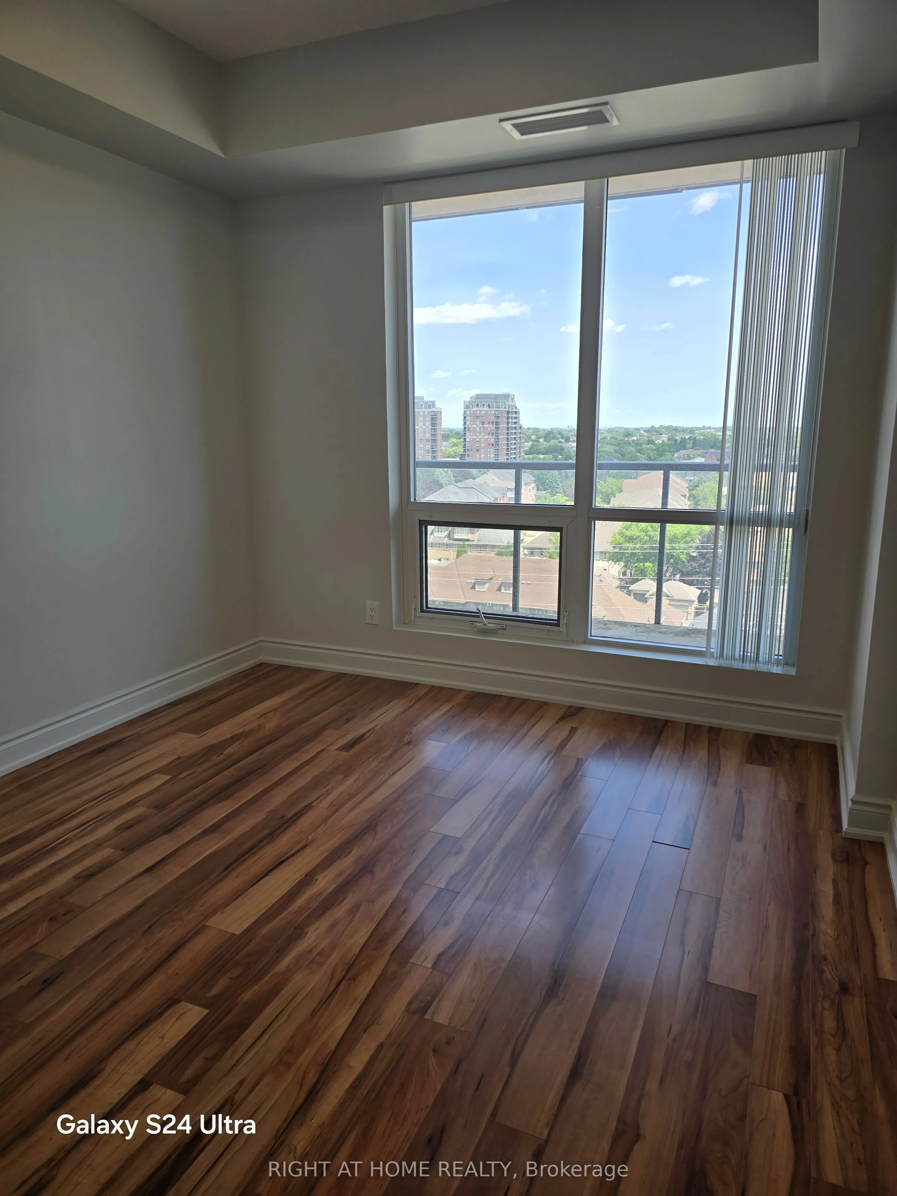 9088 Yonge Street, #907