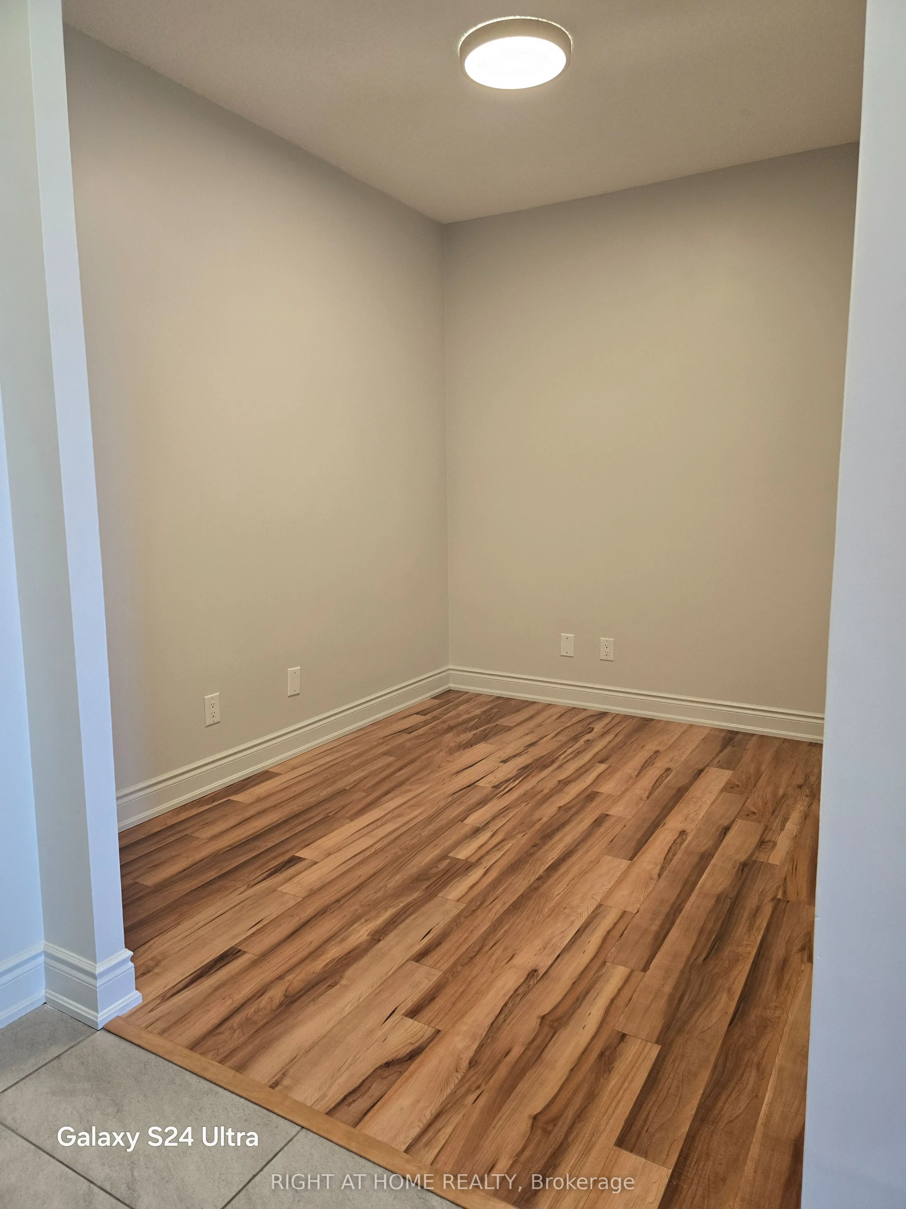 9088 Yonge Street, #907