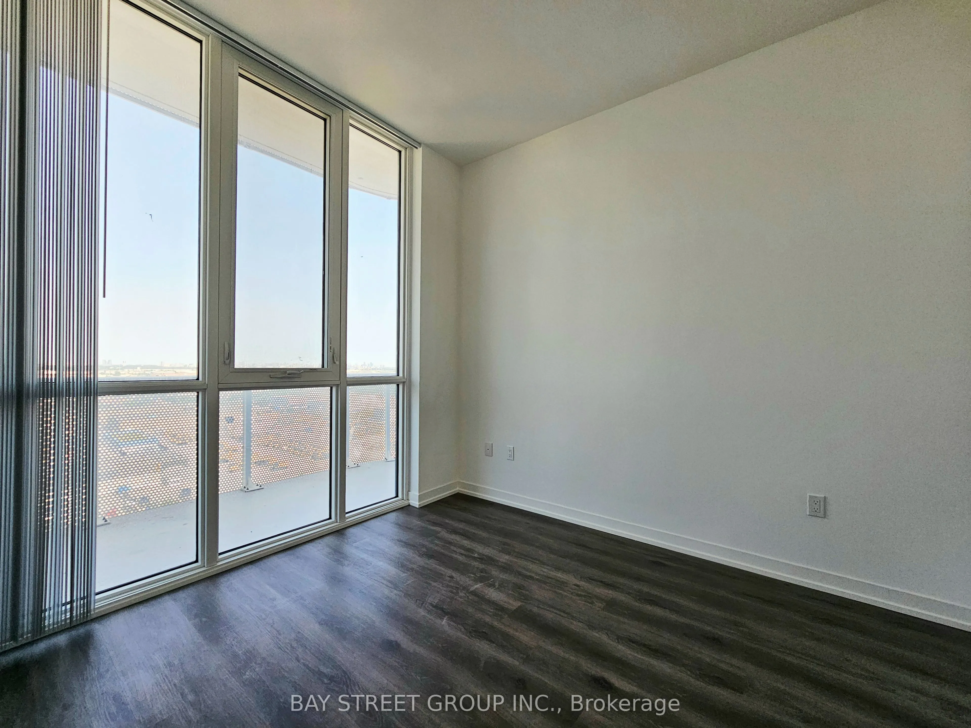 28 Interchange Way, #1909