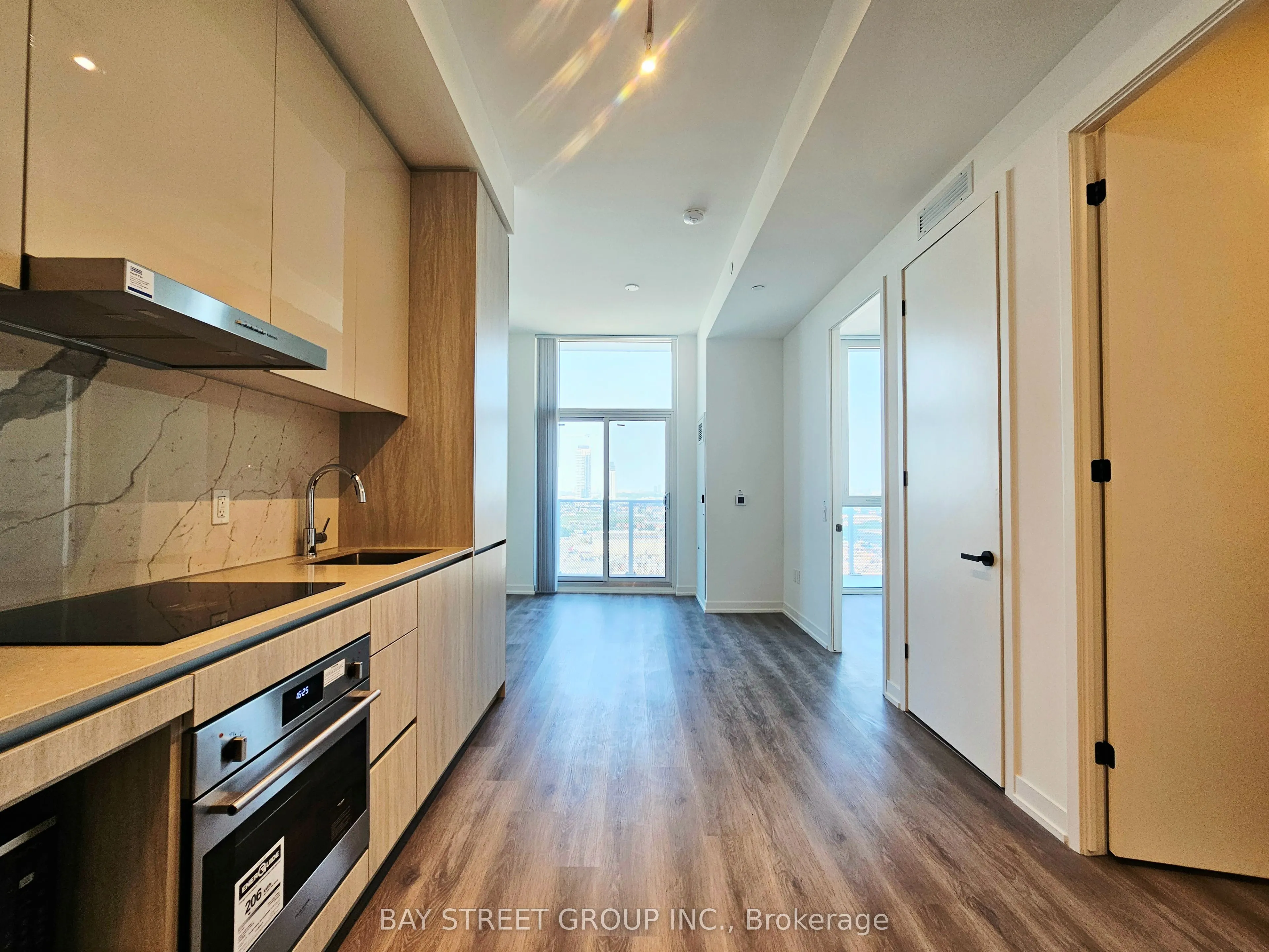 28 Interchange Way, #1909