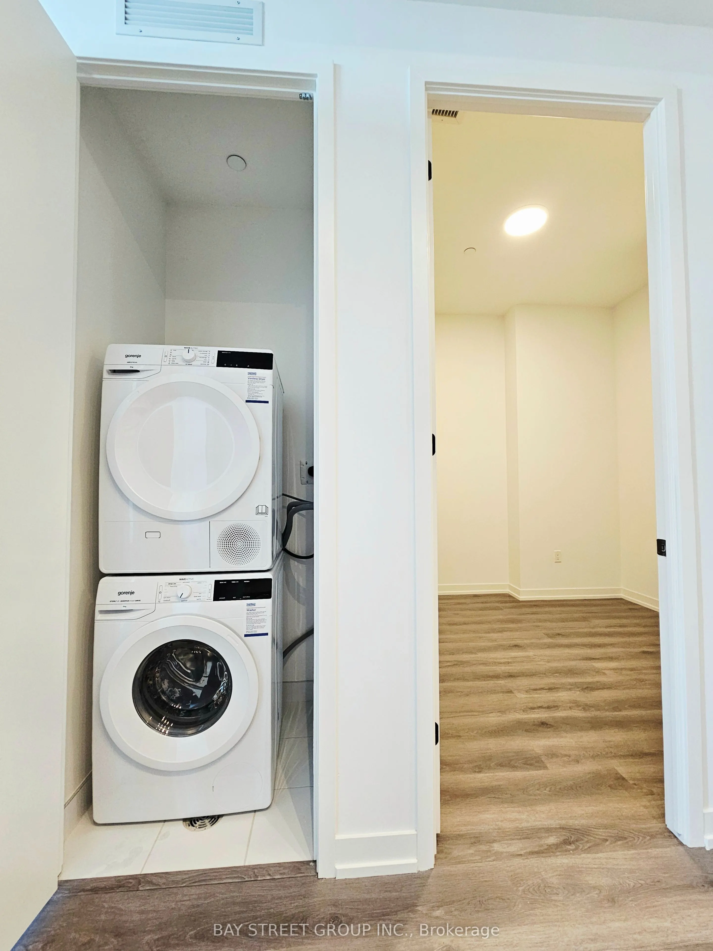 28 Interchange Way, #1909