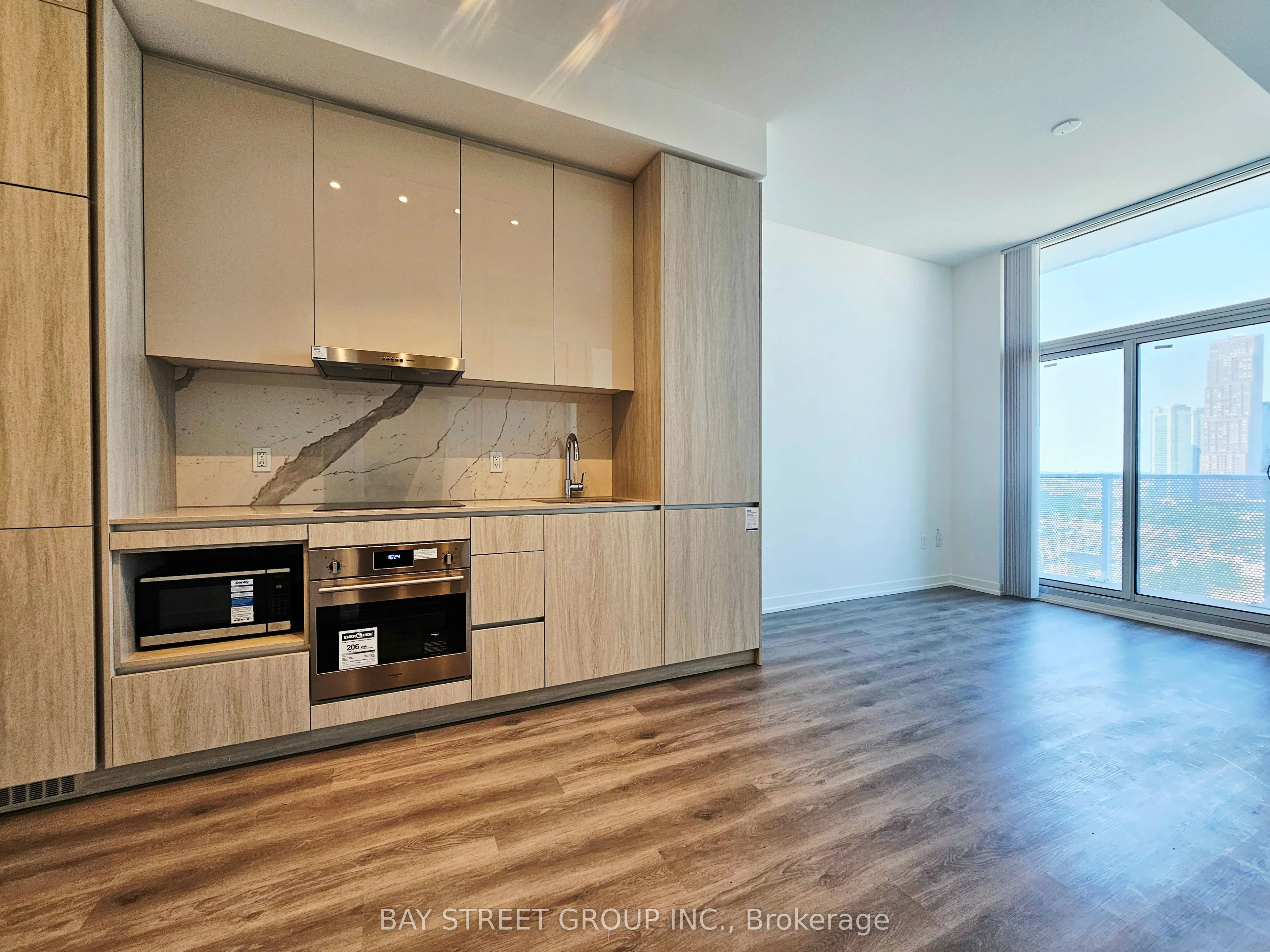 28 Interchange Way, #1909