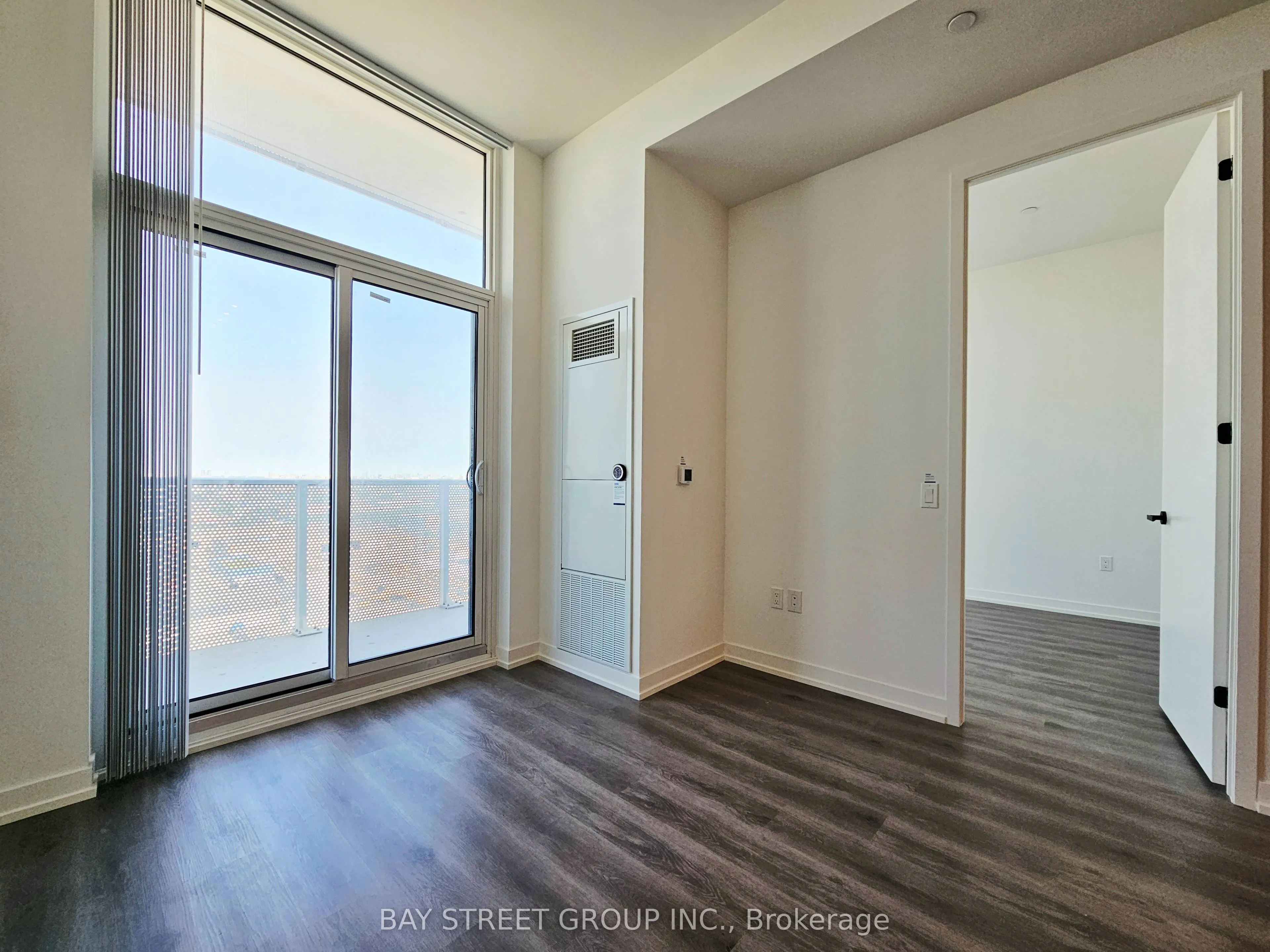 28 Interchange Way, #1909