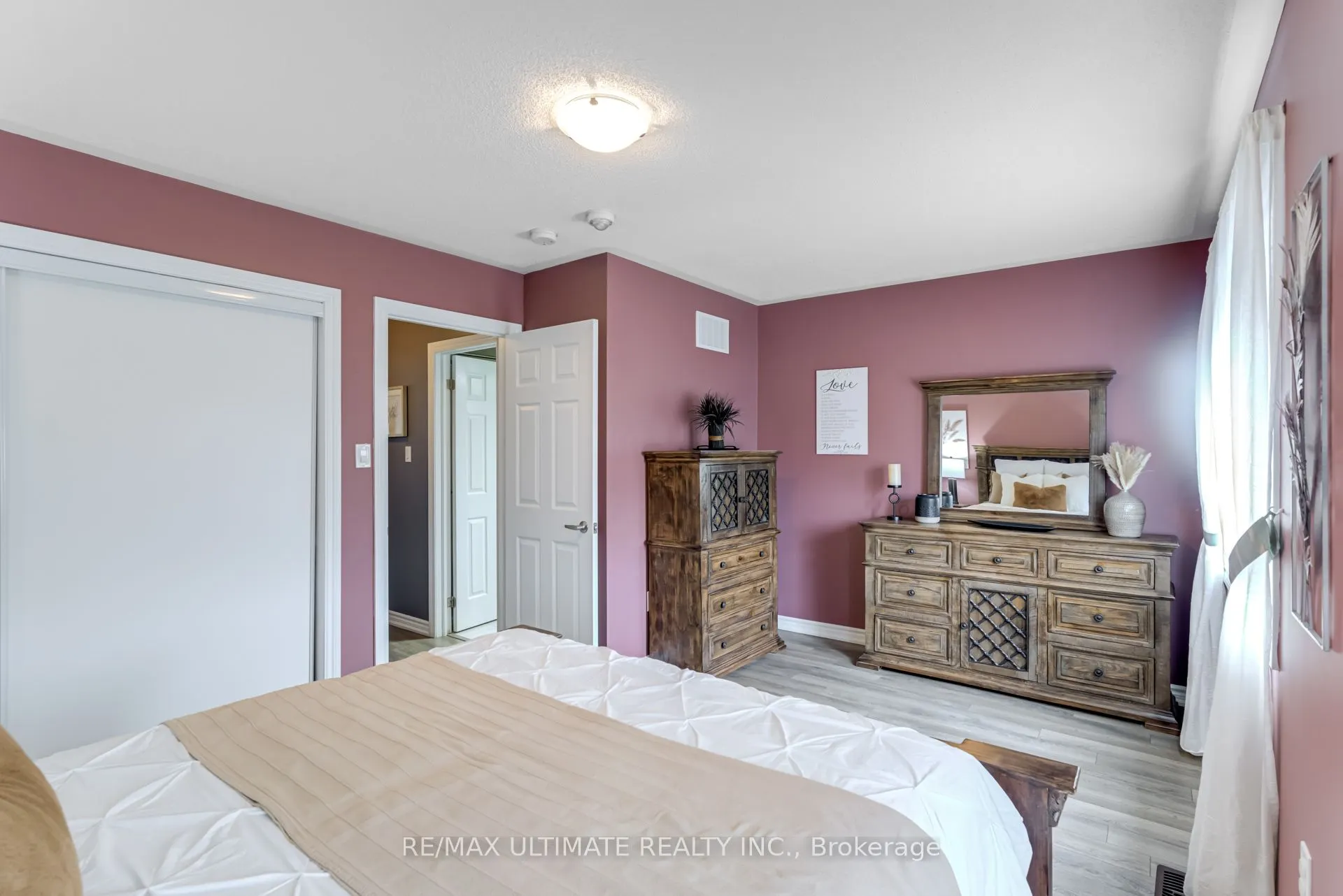 6 Daniele Crescent
