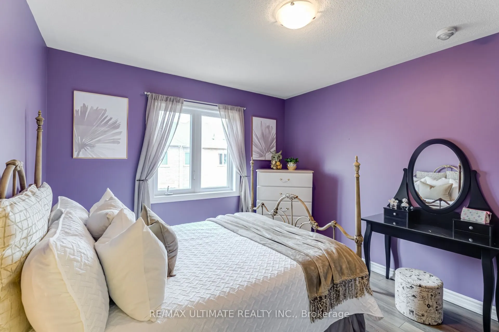 6 Daniele Crescent