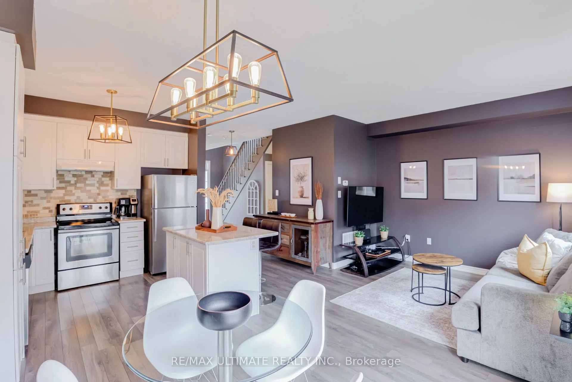 6 Daniele Crescent