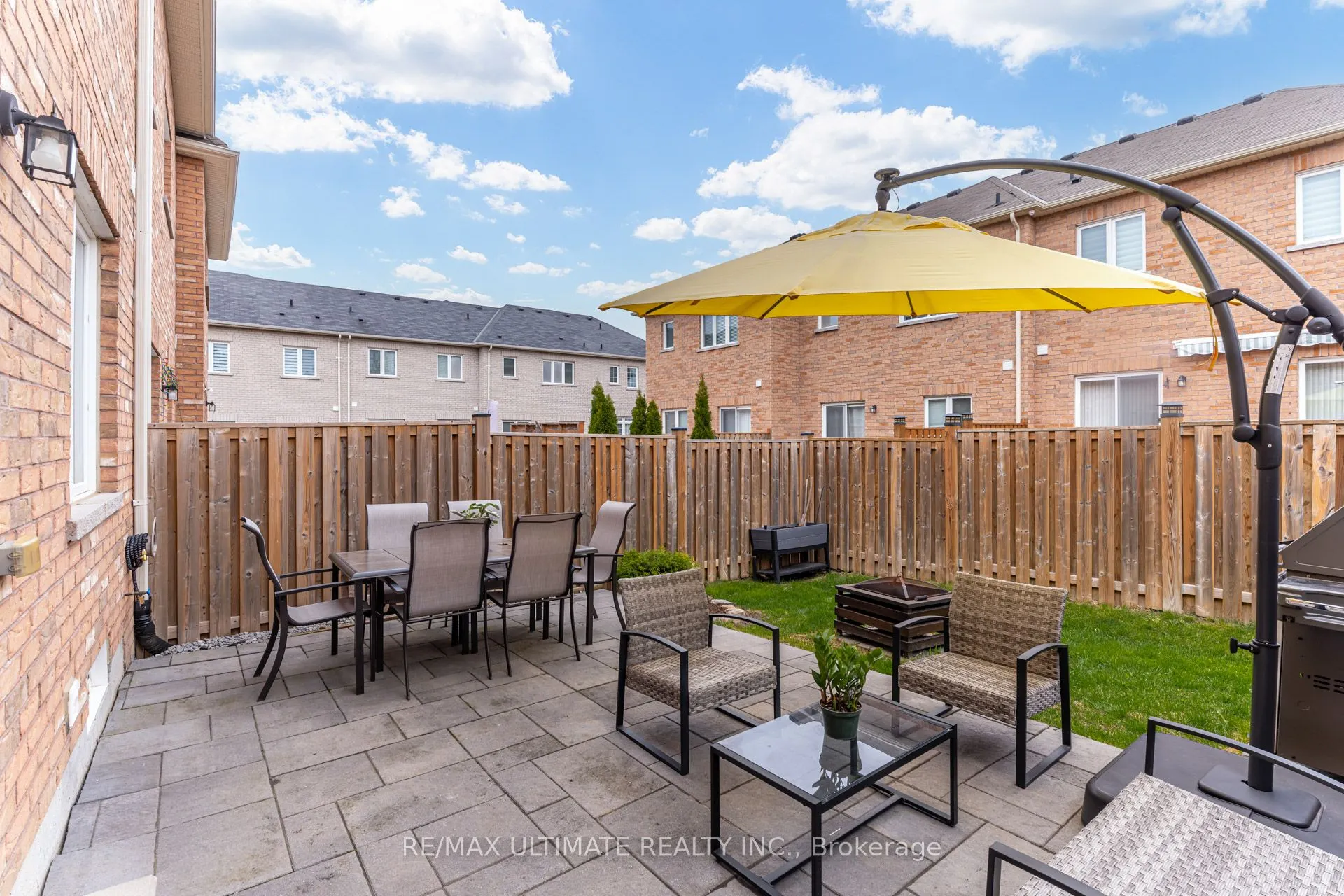 6 Daniele Crescent