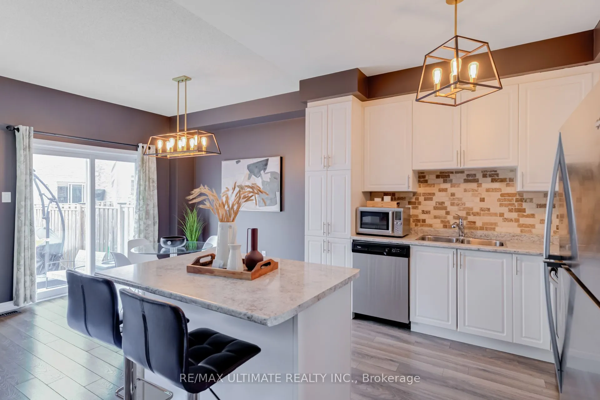 6 Daniele Crescent