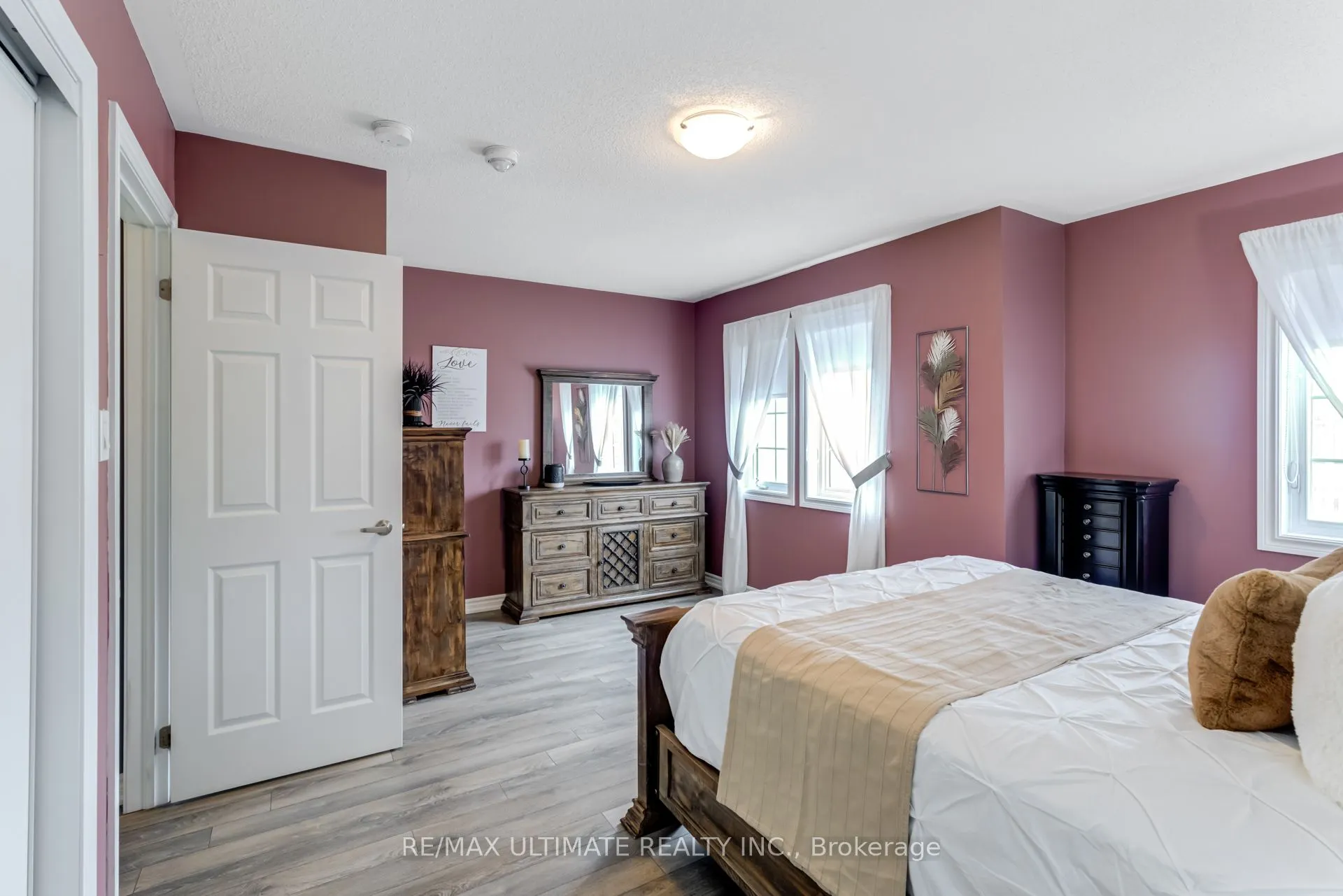6 Daniele Crescent