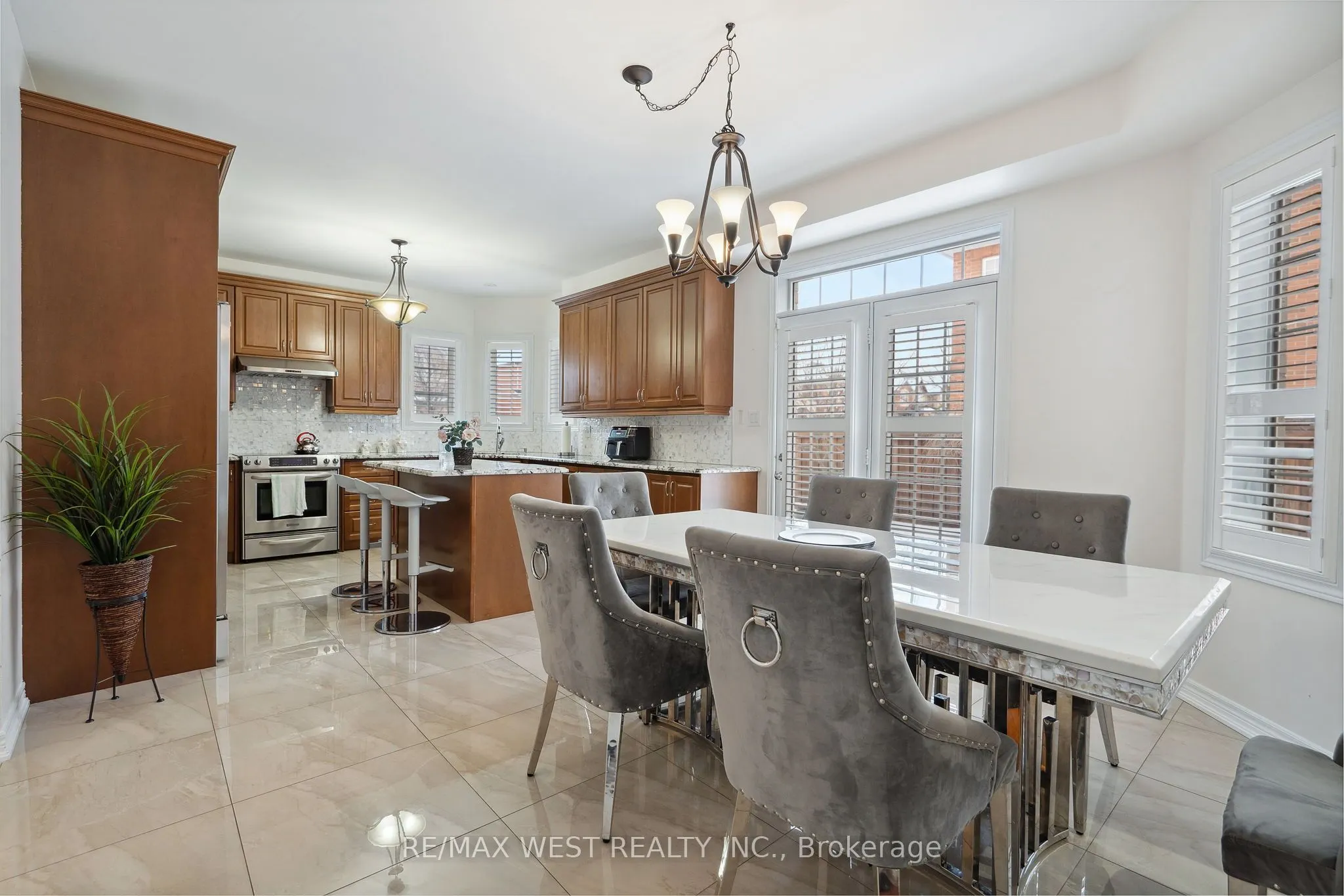 126 Josephine Road W