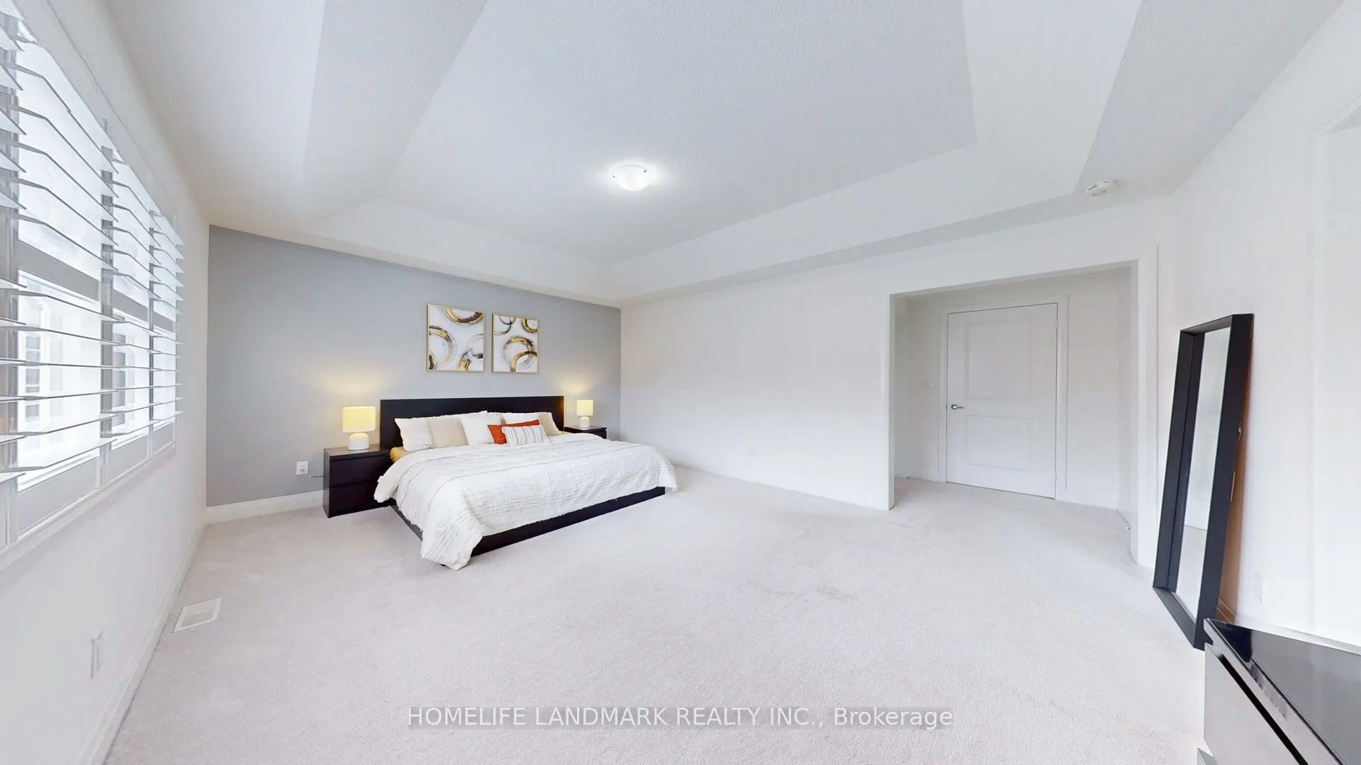51 Crimson King Way