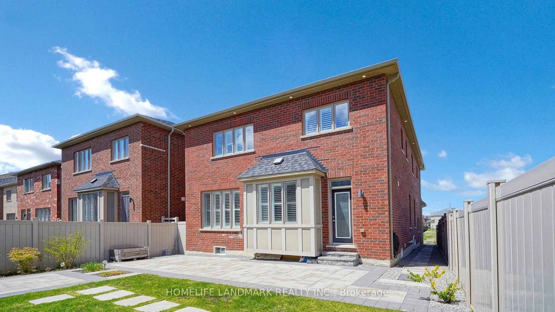 51 Crimson King Way