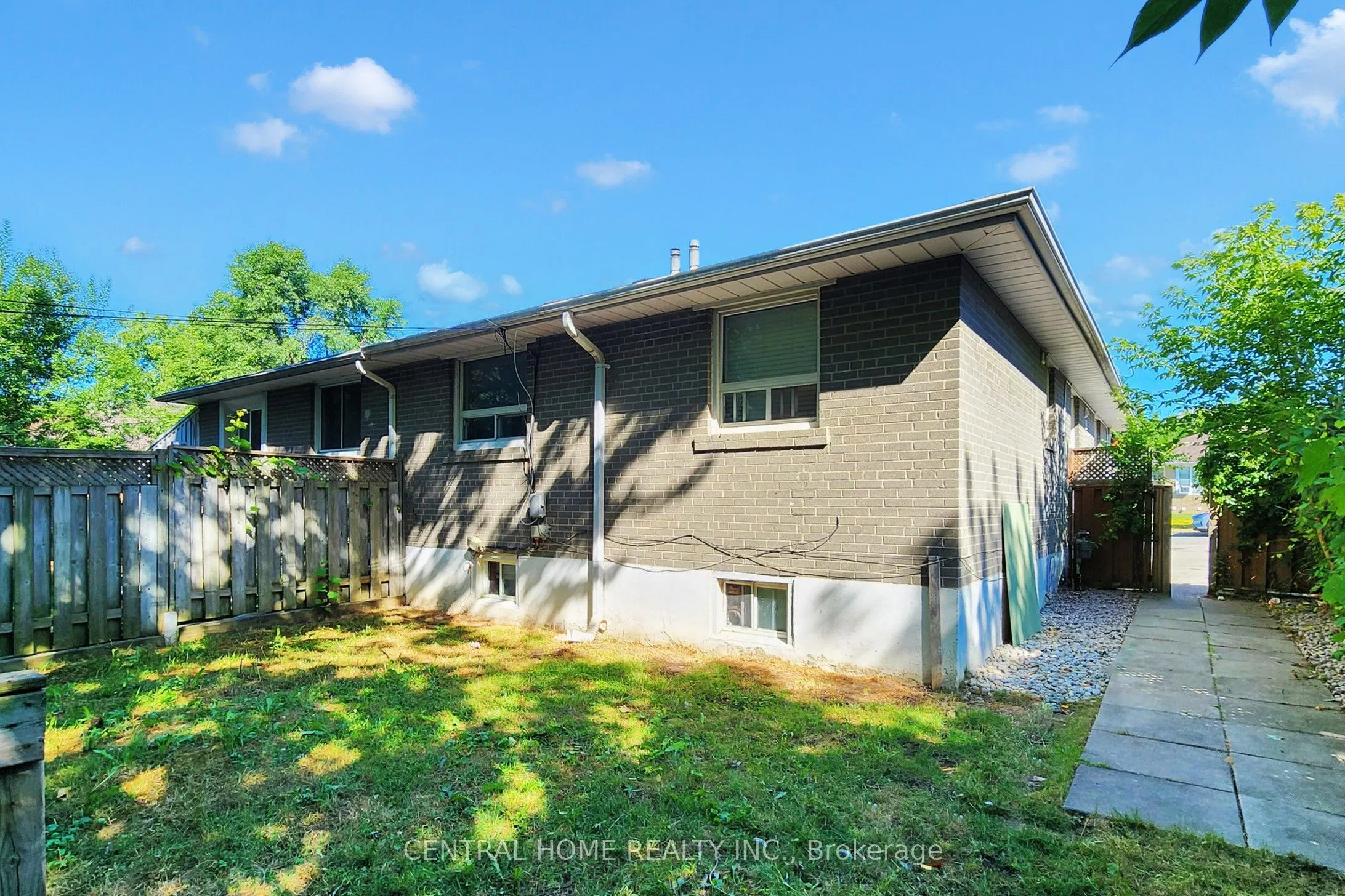 132 Septonne Avenue N
