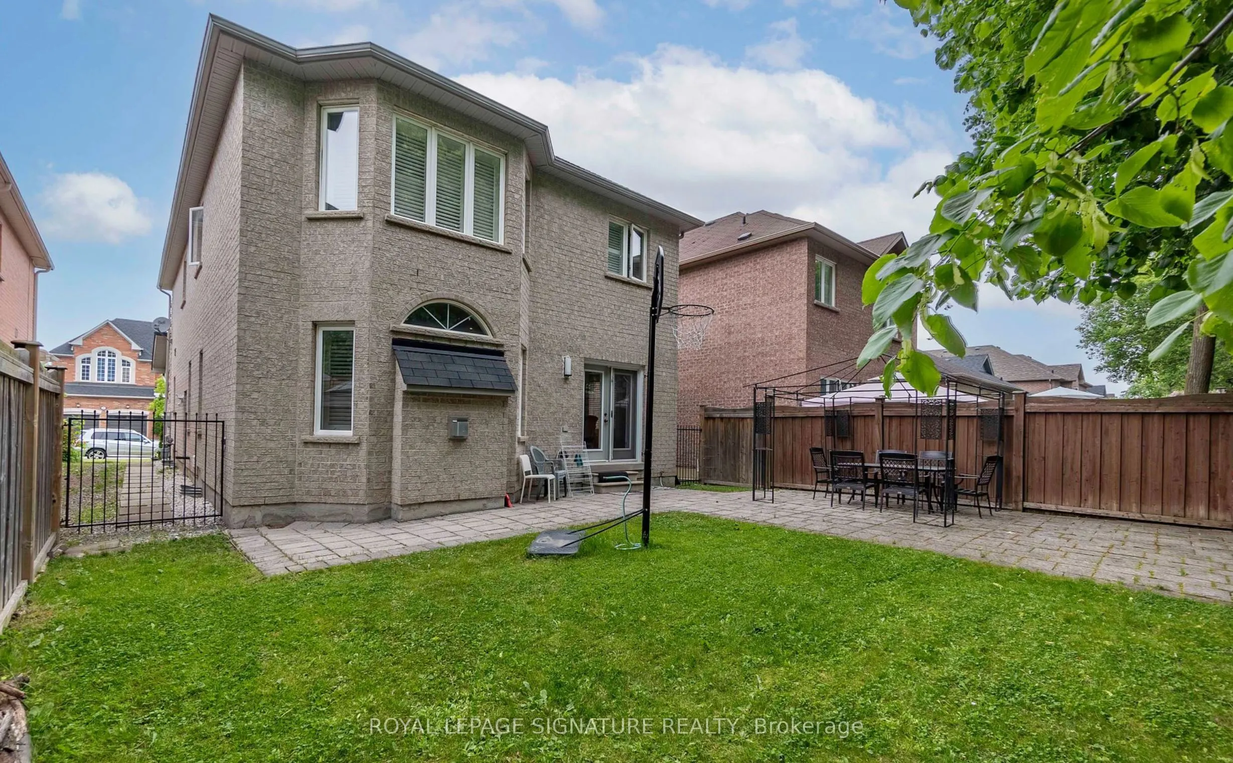83 Timber Valley Avenue