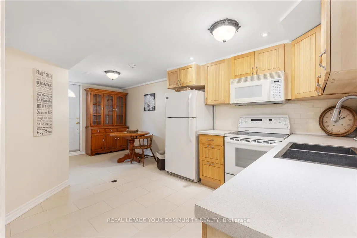 75 Holland River Boulevard