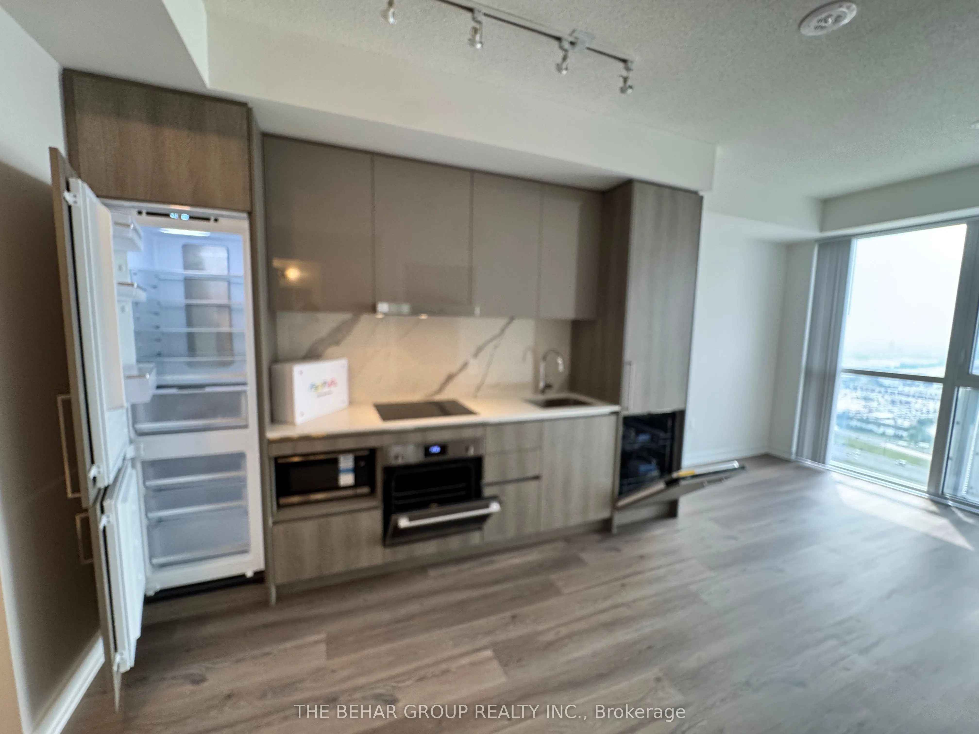 225 commerce Street, #5107