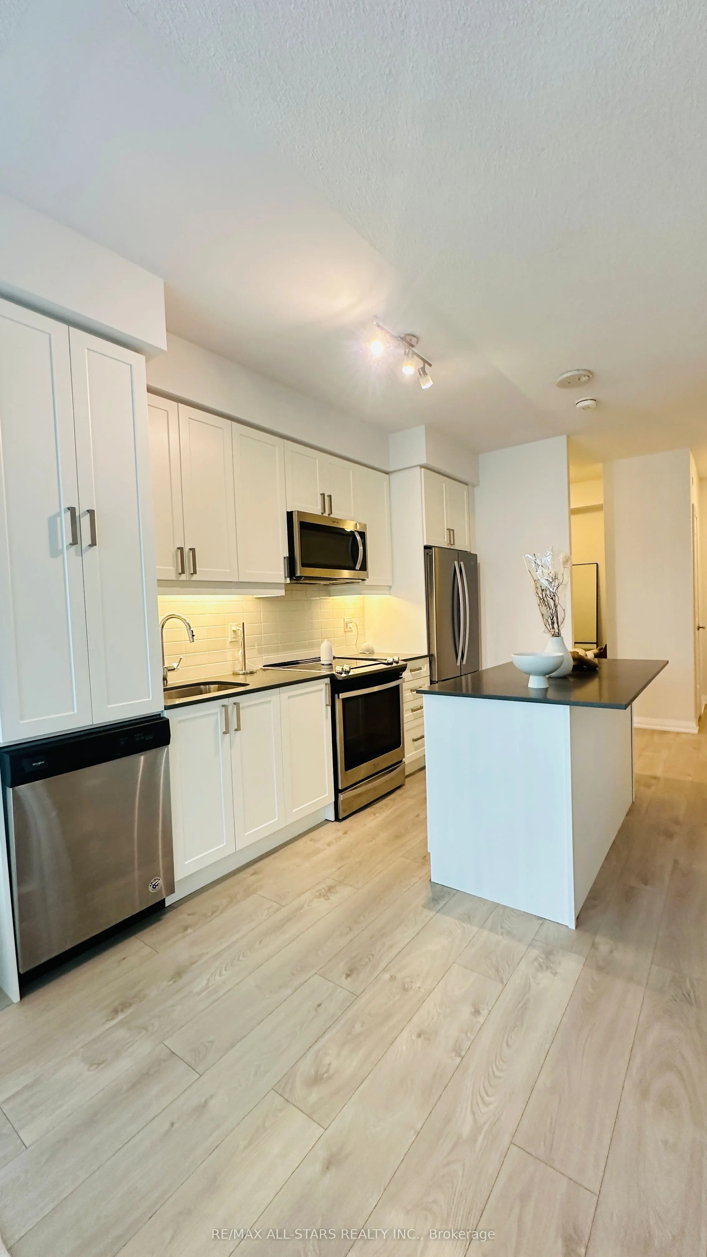 7895 Jane Street, #508