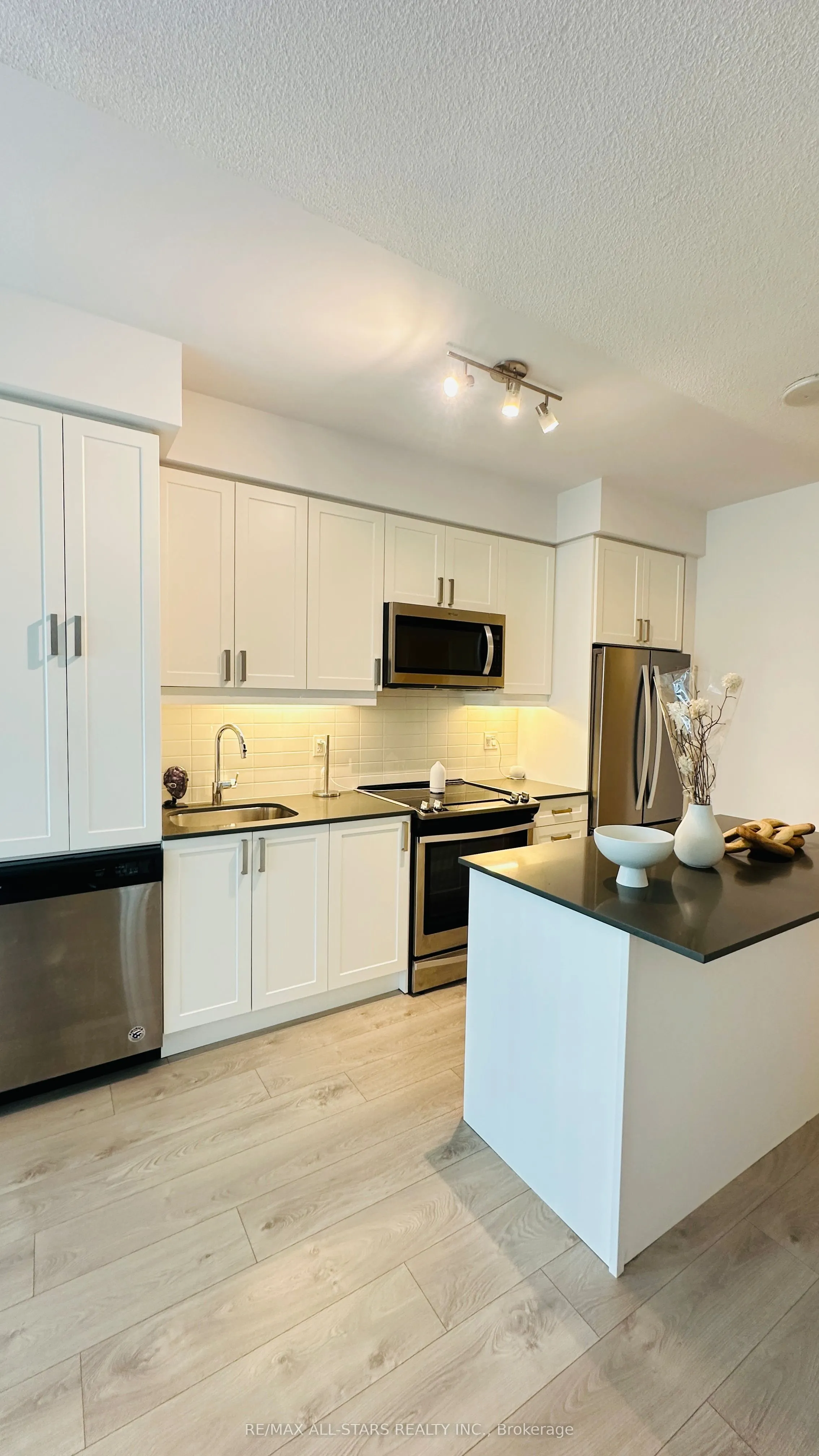 7895 Jane Street, #508